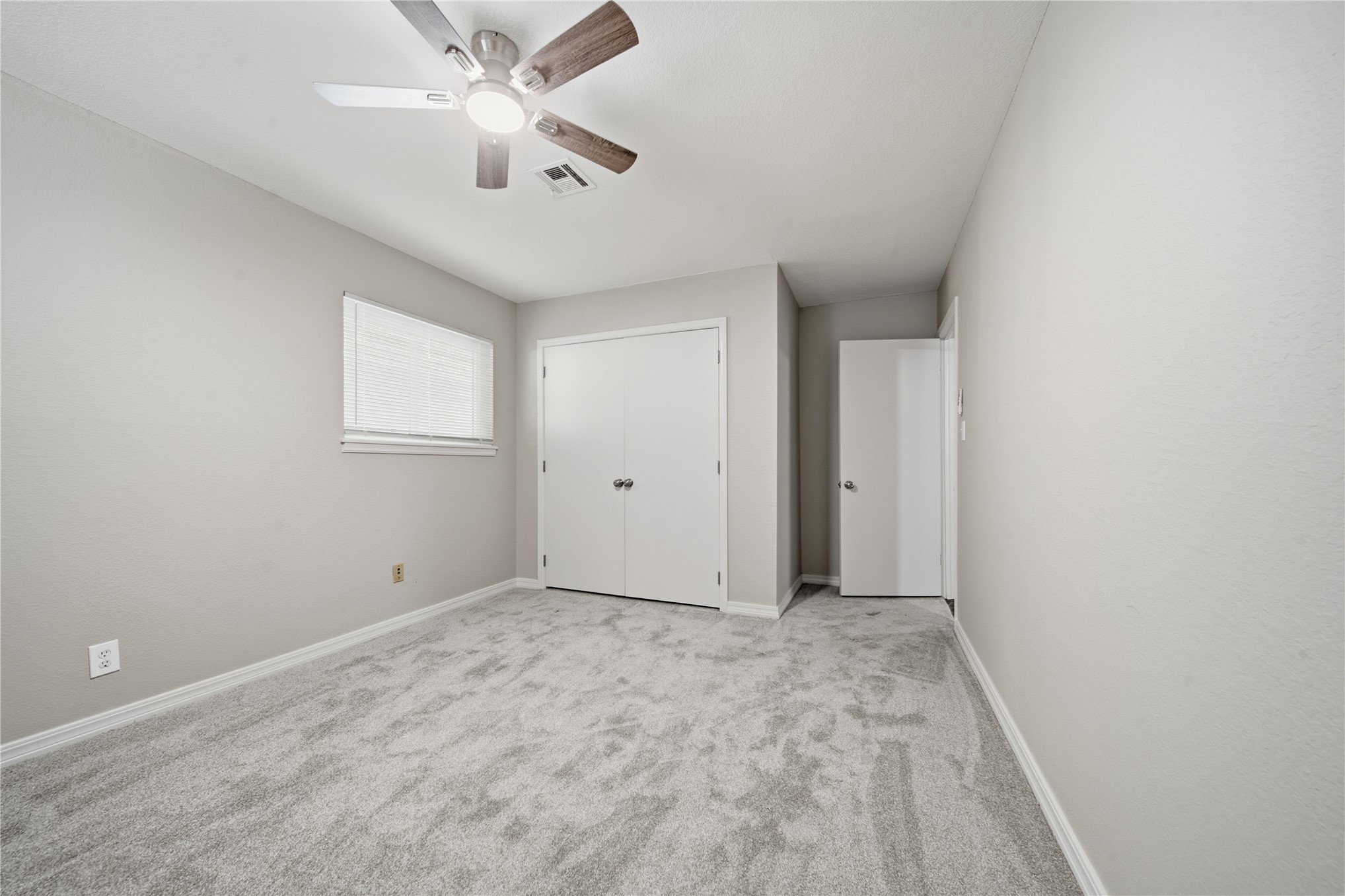 2428 W Lakeshore Drive Property Photo 17