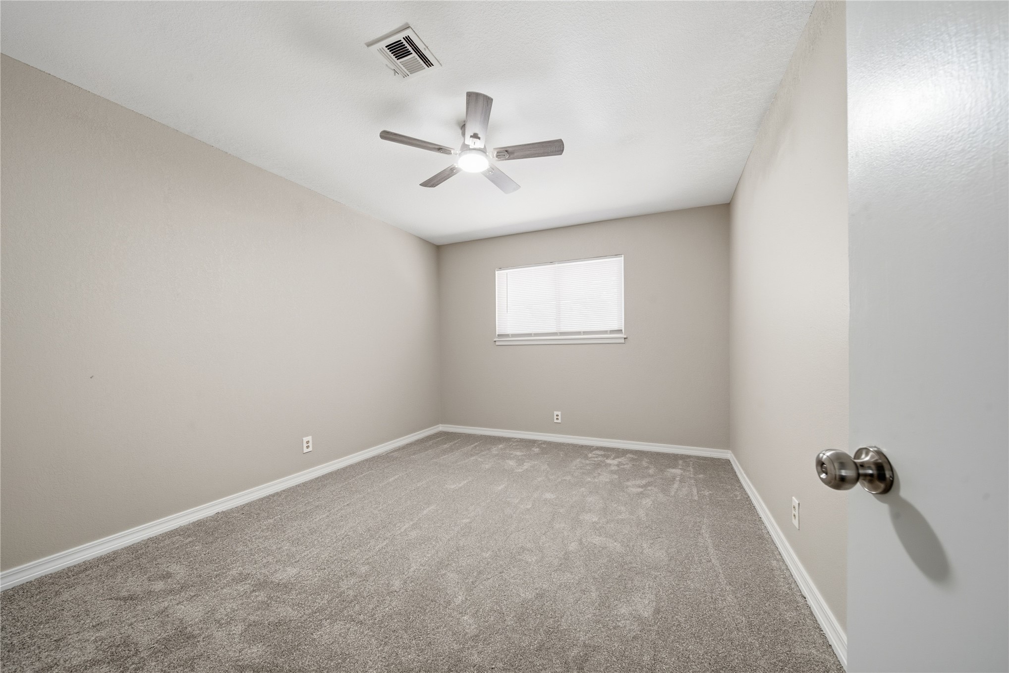 2428 W Lakeshore Drive Property Photo 19