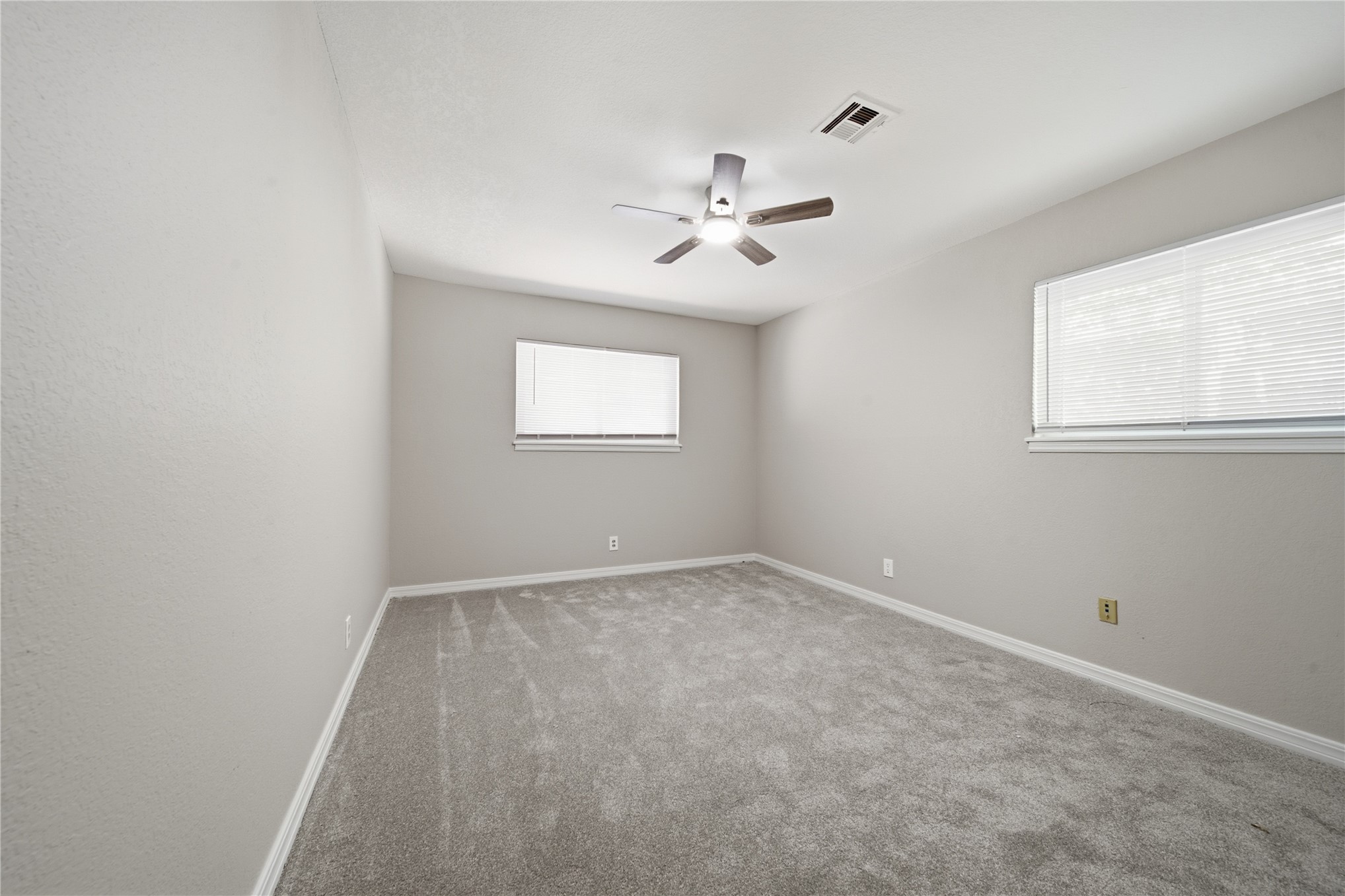 2428 W Lakeshore Drive Property Photo 20