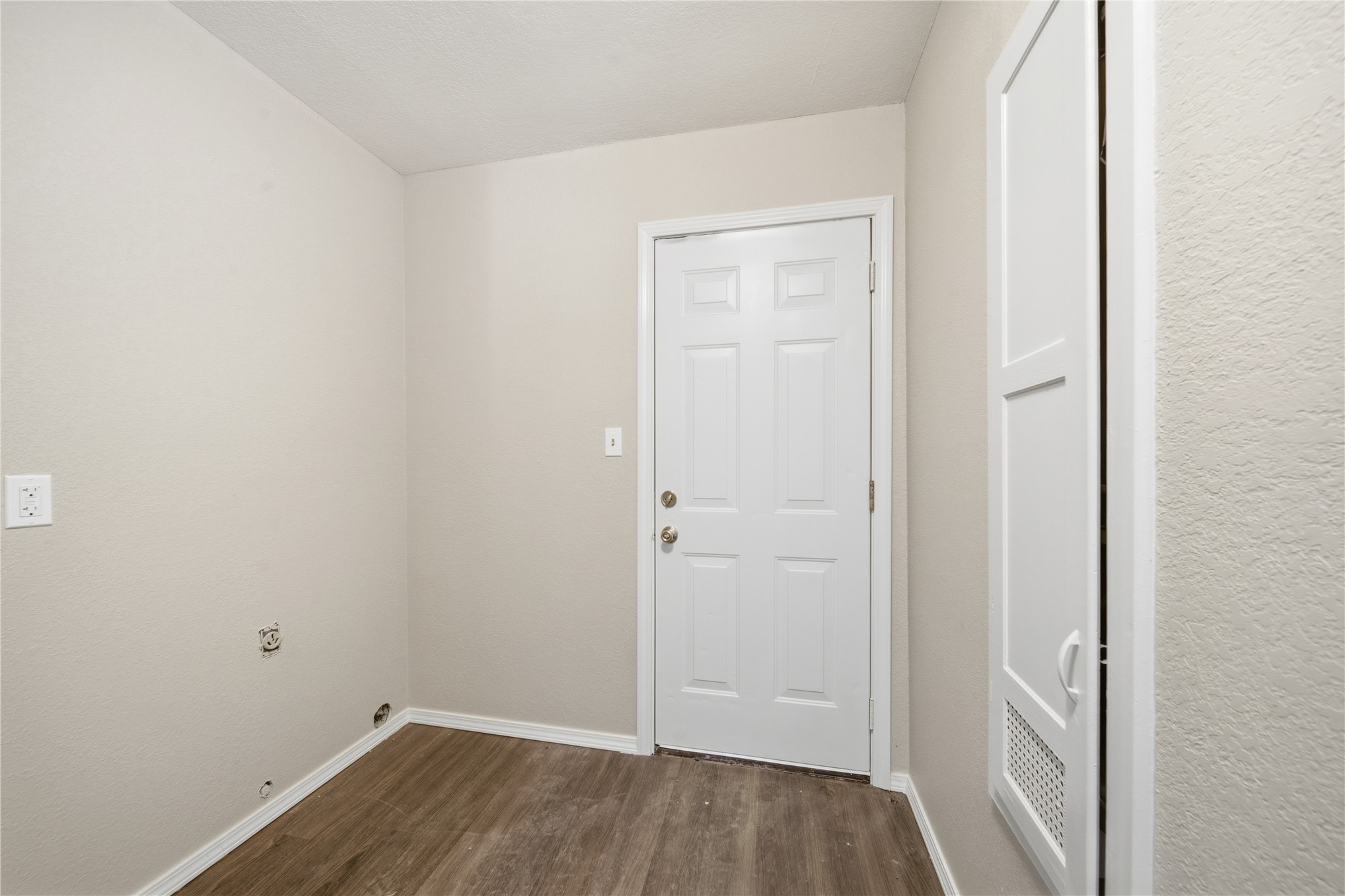 2428 W Lakeshore Drive Property Photo 21