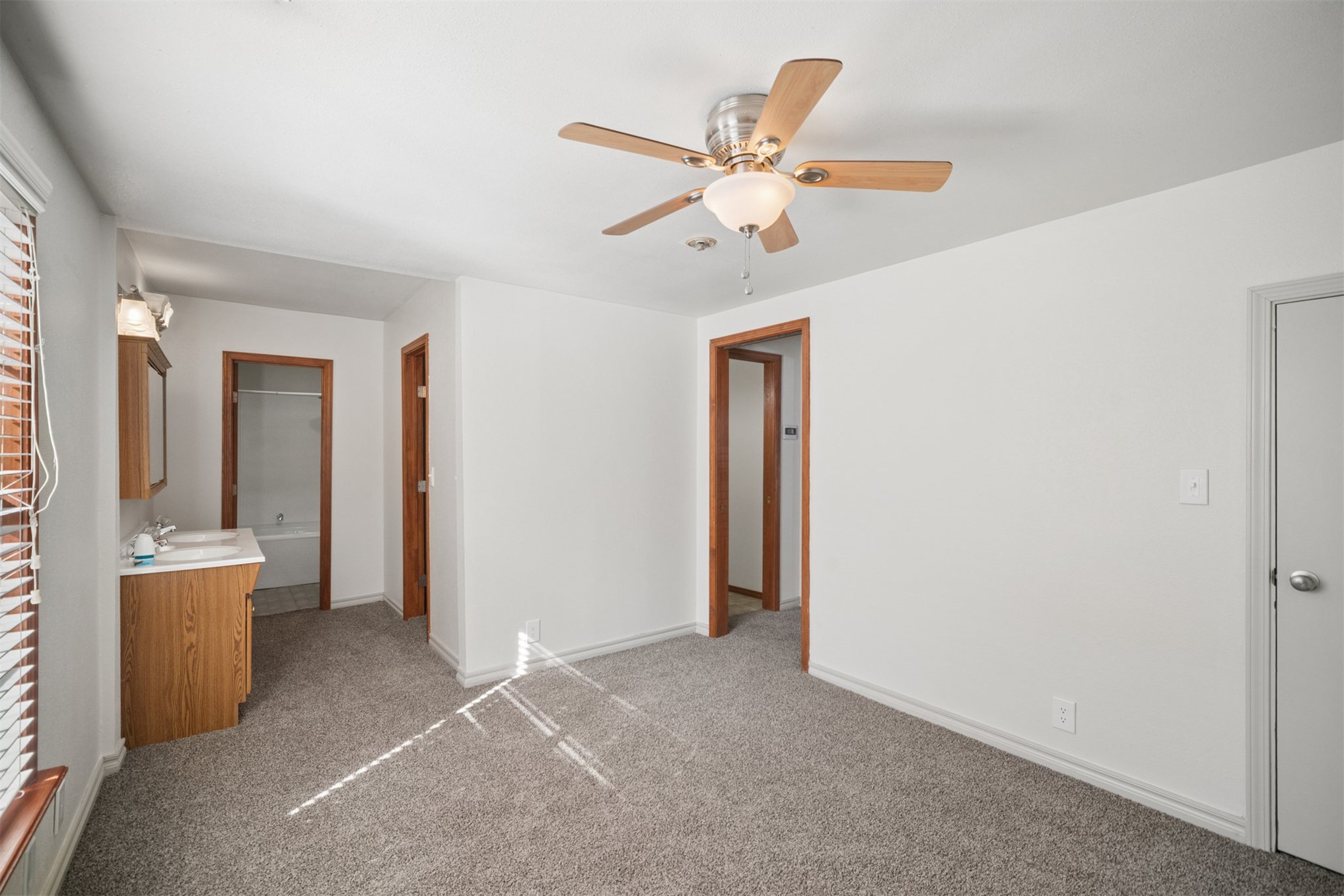 518 N Main Street Property Photo 14