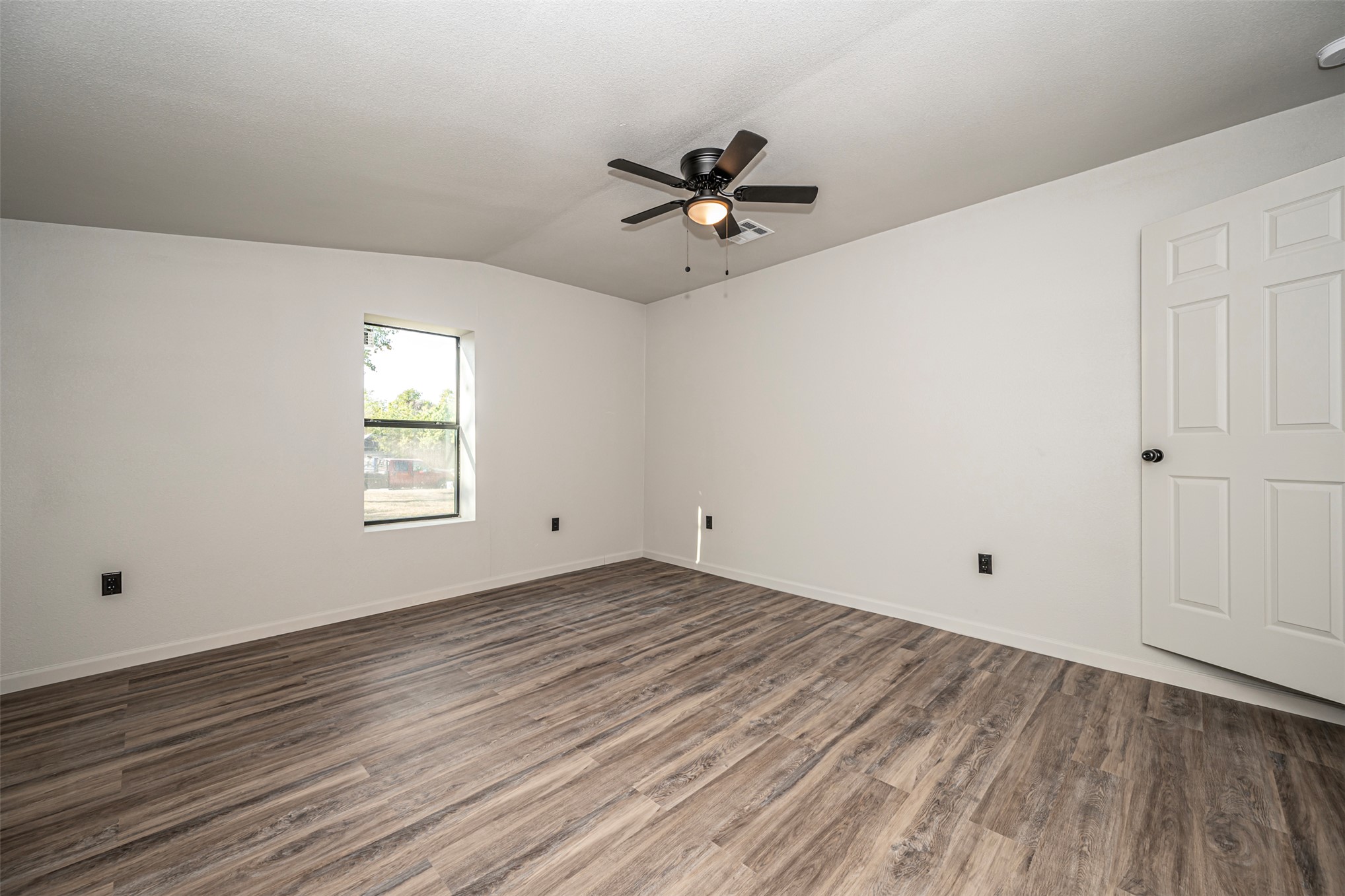 2638596 Property Photo 16