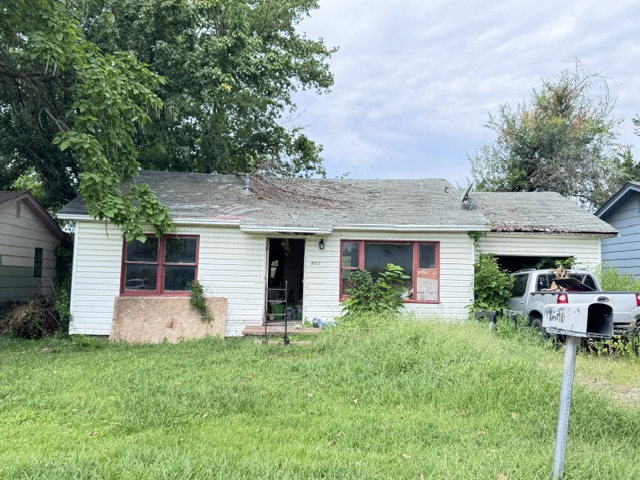 511 S Florence Avenue Property Photo 1