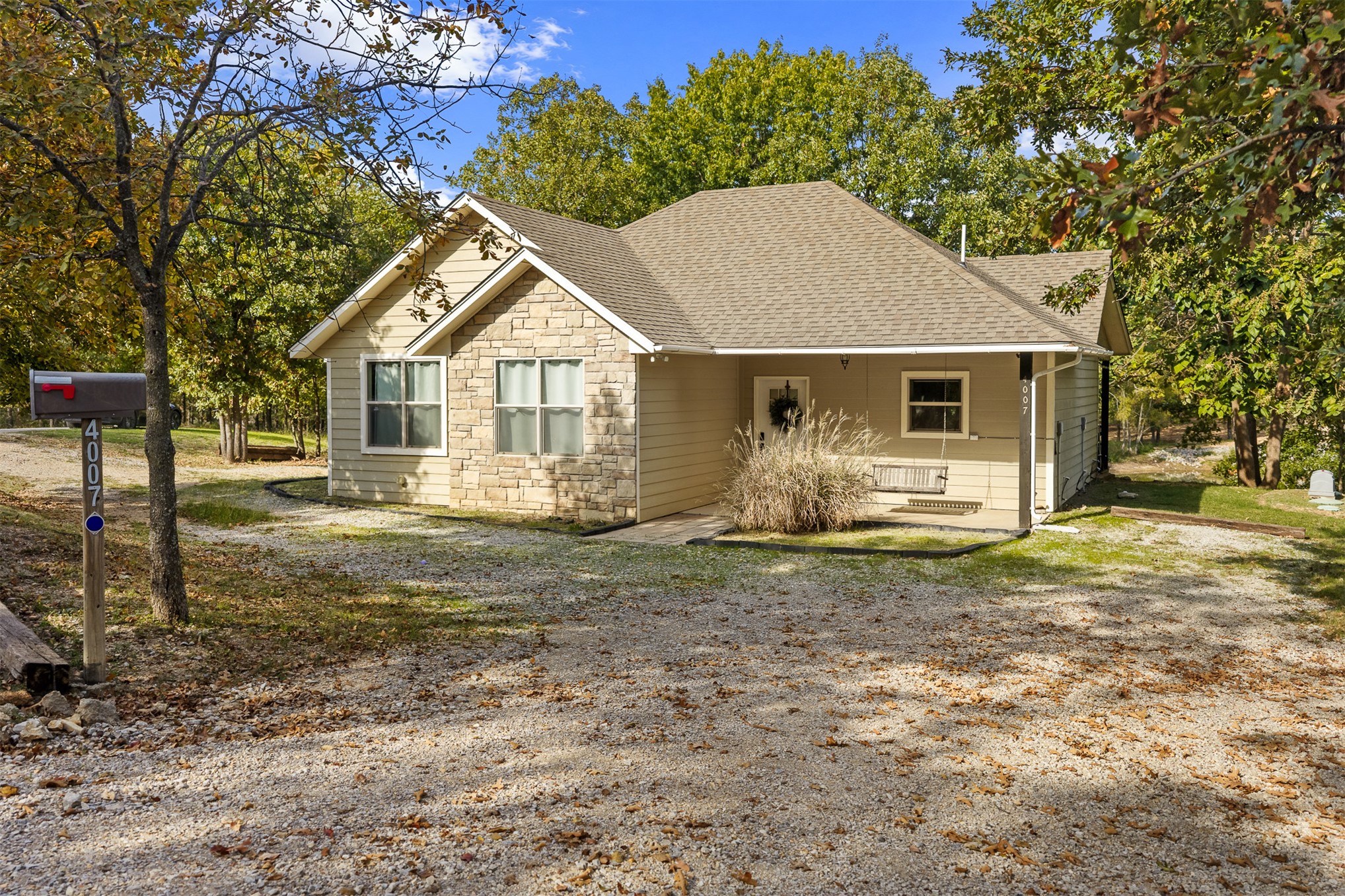 4007 Somers Lane Property Photo 1