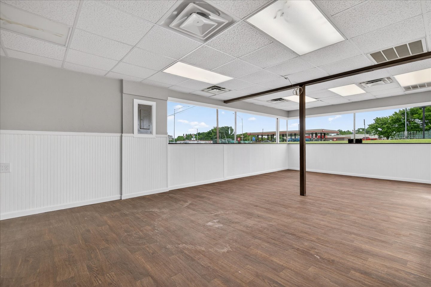 145 Se Washington Boulevard Property Photo 3