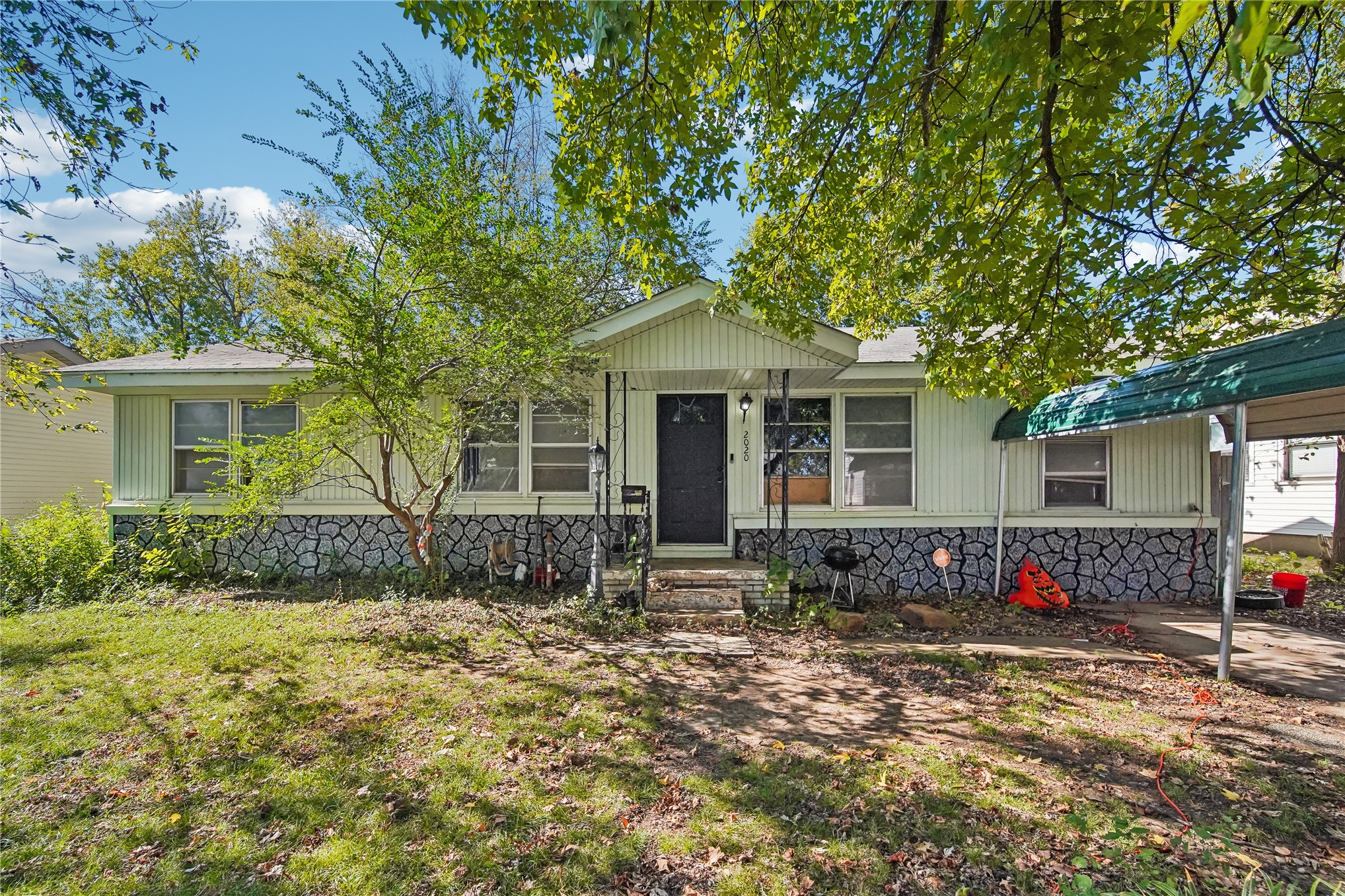 2020 S Independence Street Property Photo 1