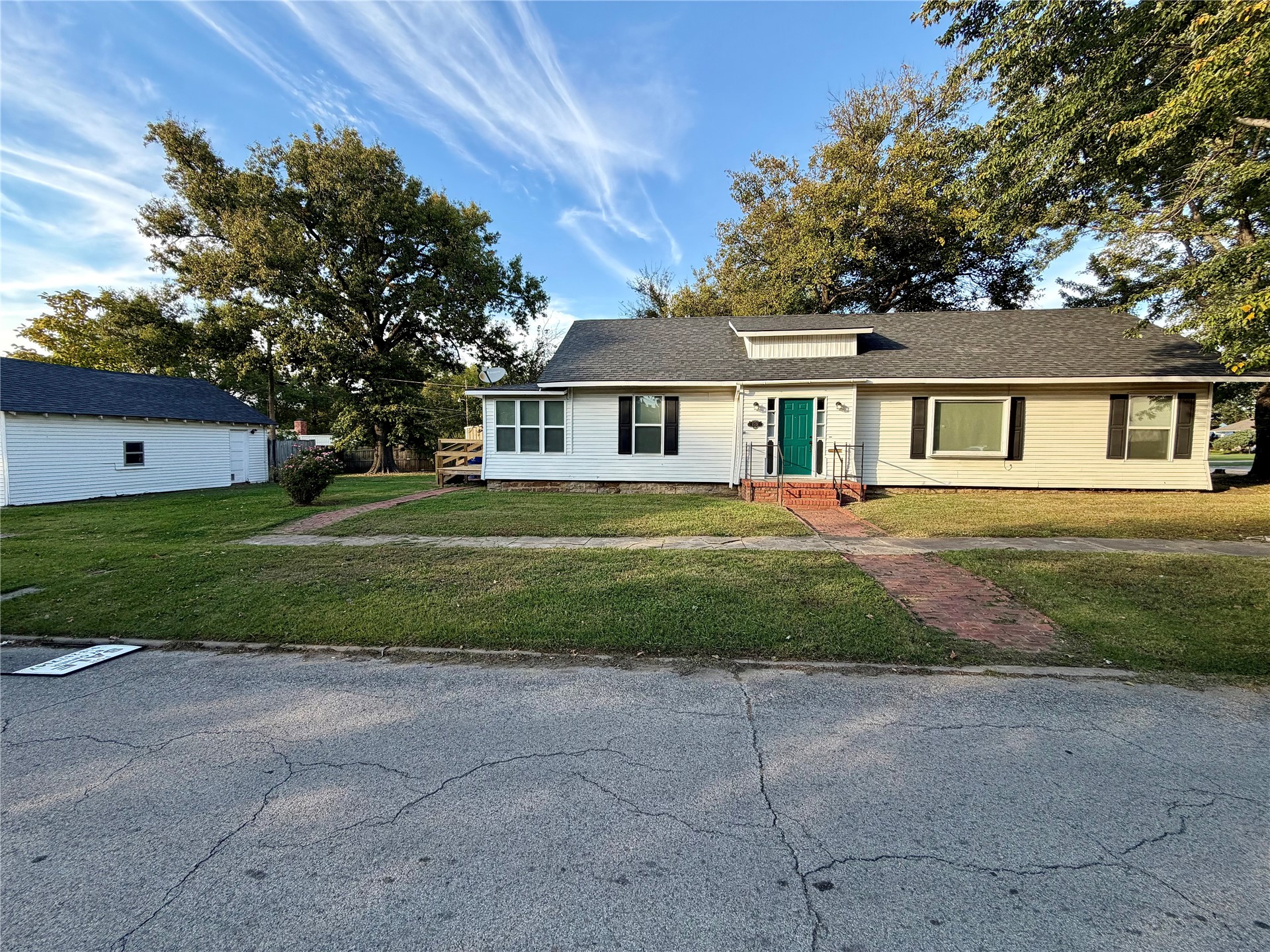 1501 Leahy Avenue Property Photo 1