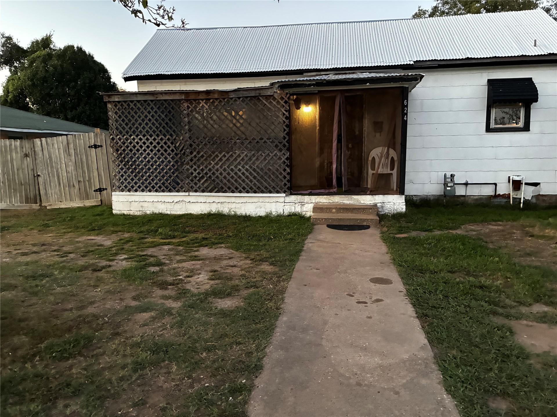 624 Howard Street Property Photo 1