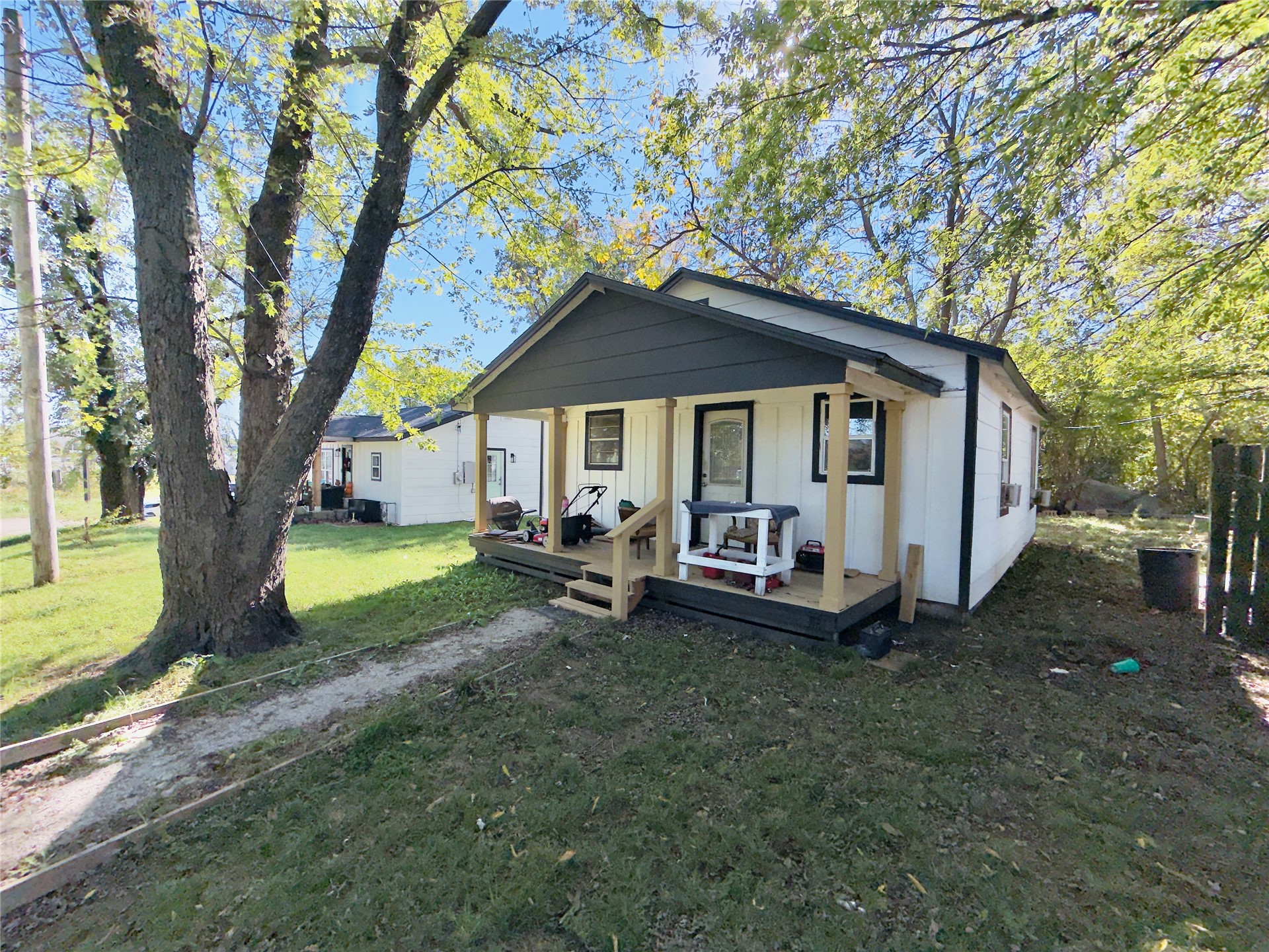 210 E Pine Street Property Photo 1