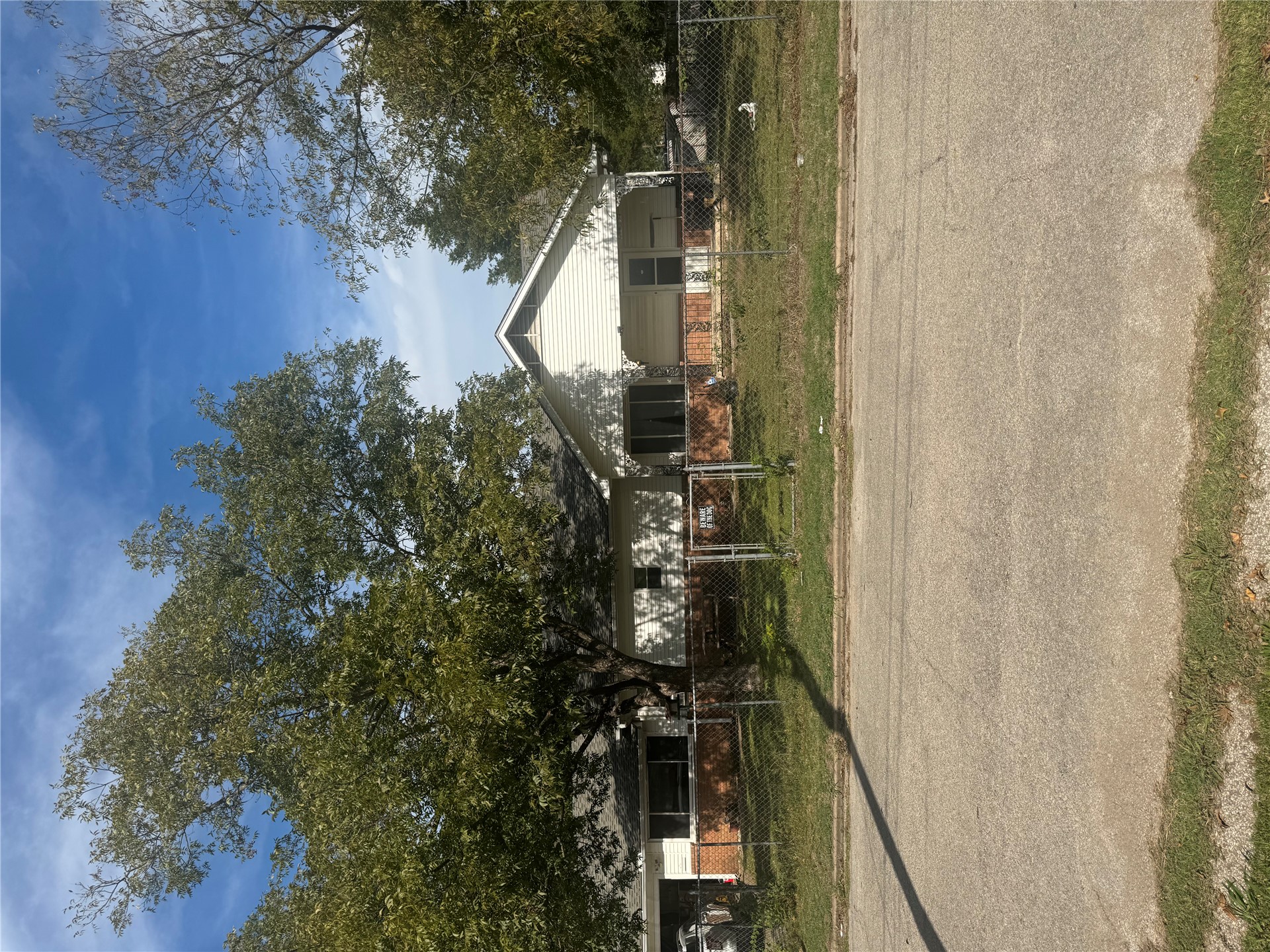 400 N Taft Street S Property Photo 1