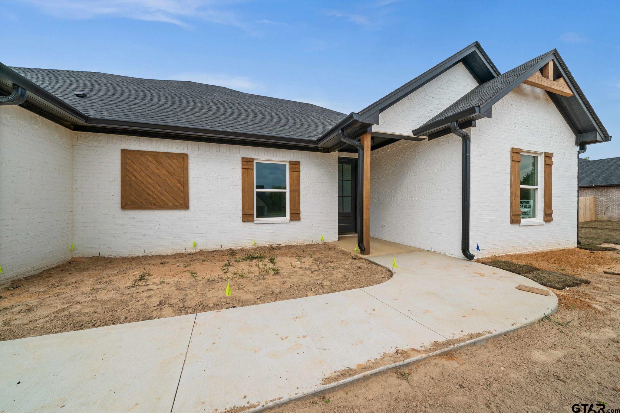 19324 Cedarpark Place Property Photo 3