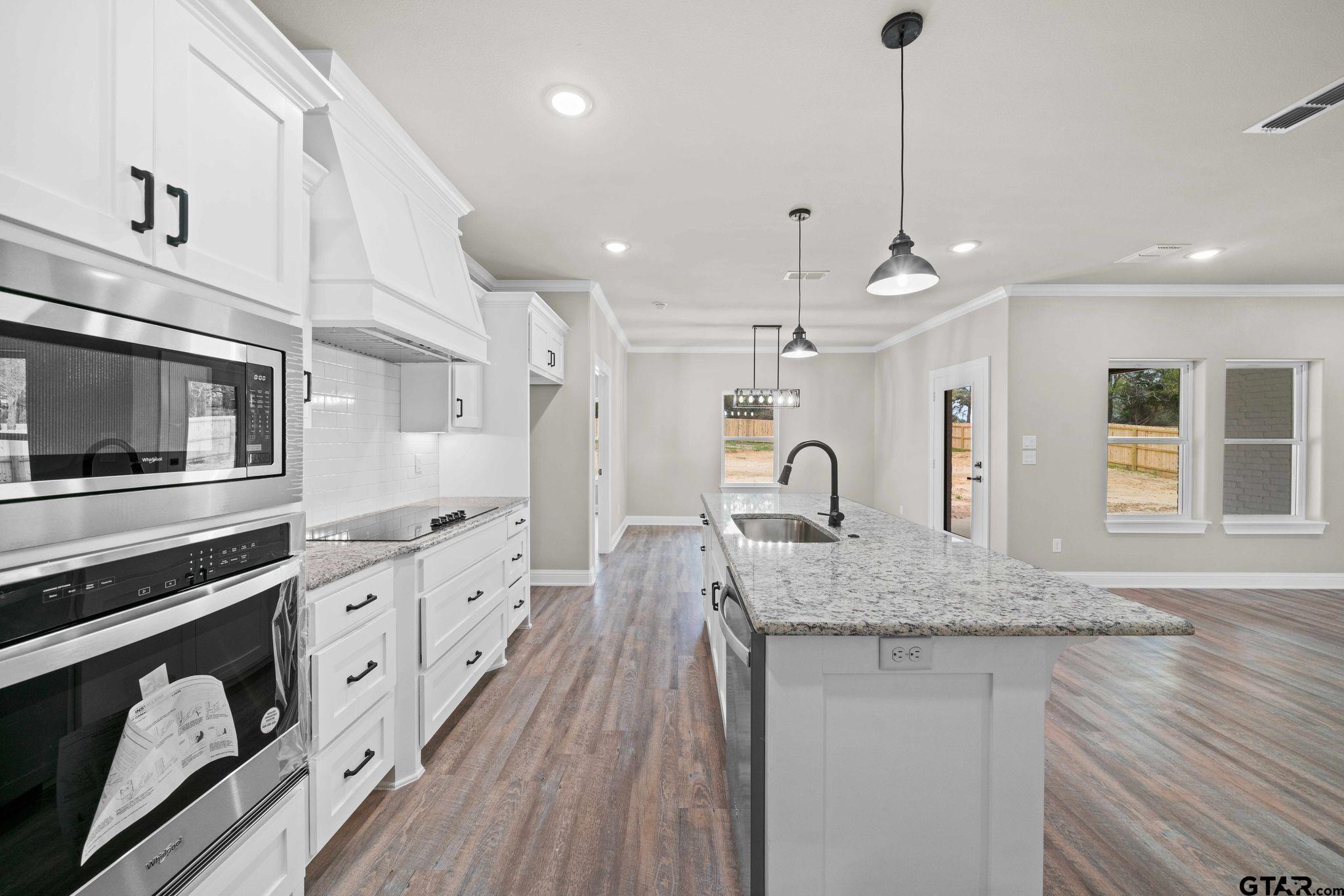 19324 Cedarpark Place Property Photo 5