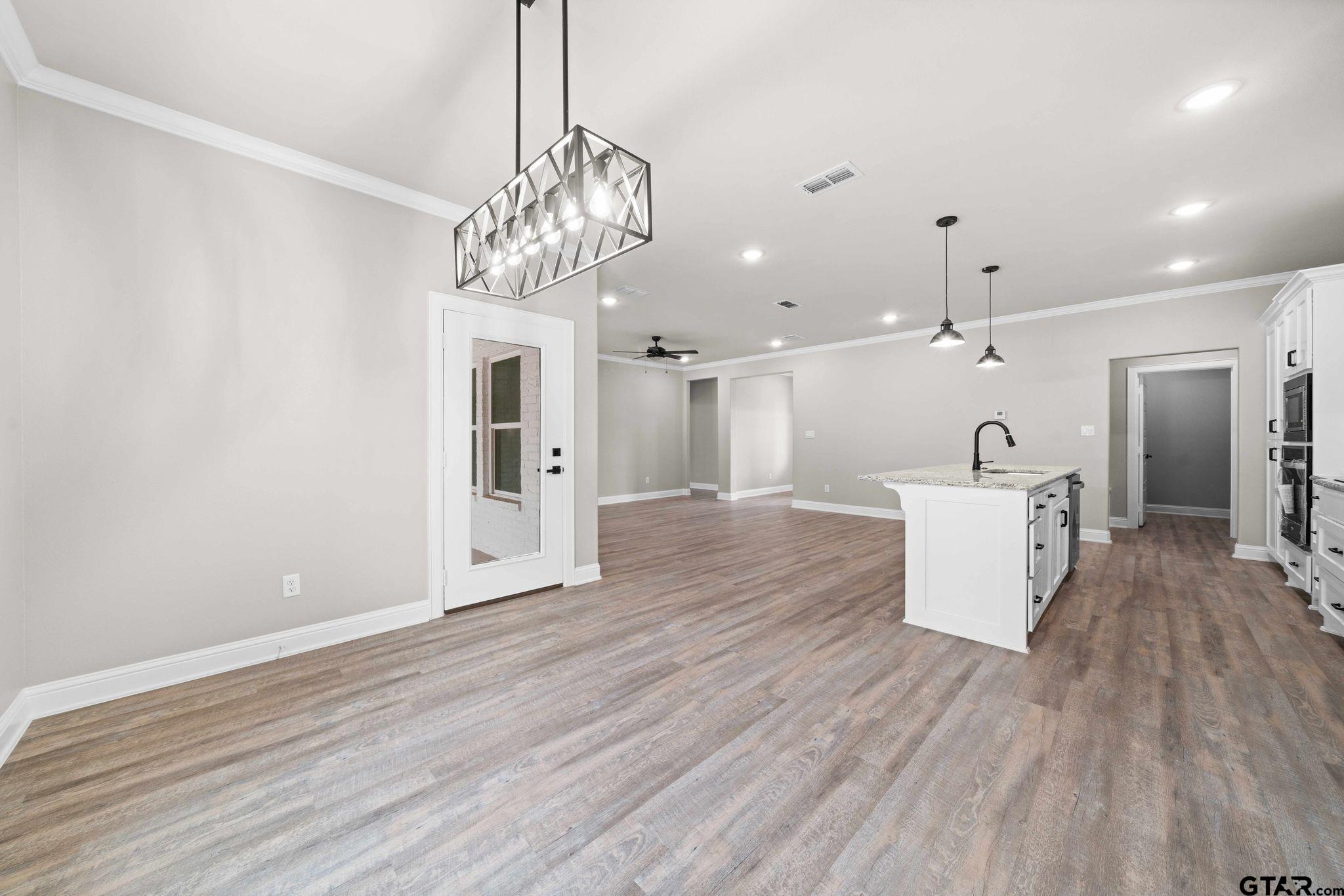 19324 Cedarpark Place Property Photo 9