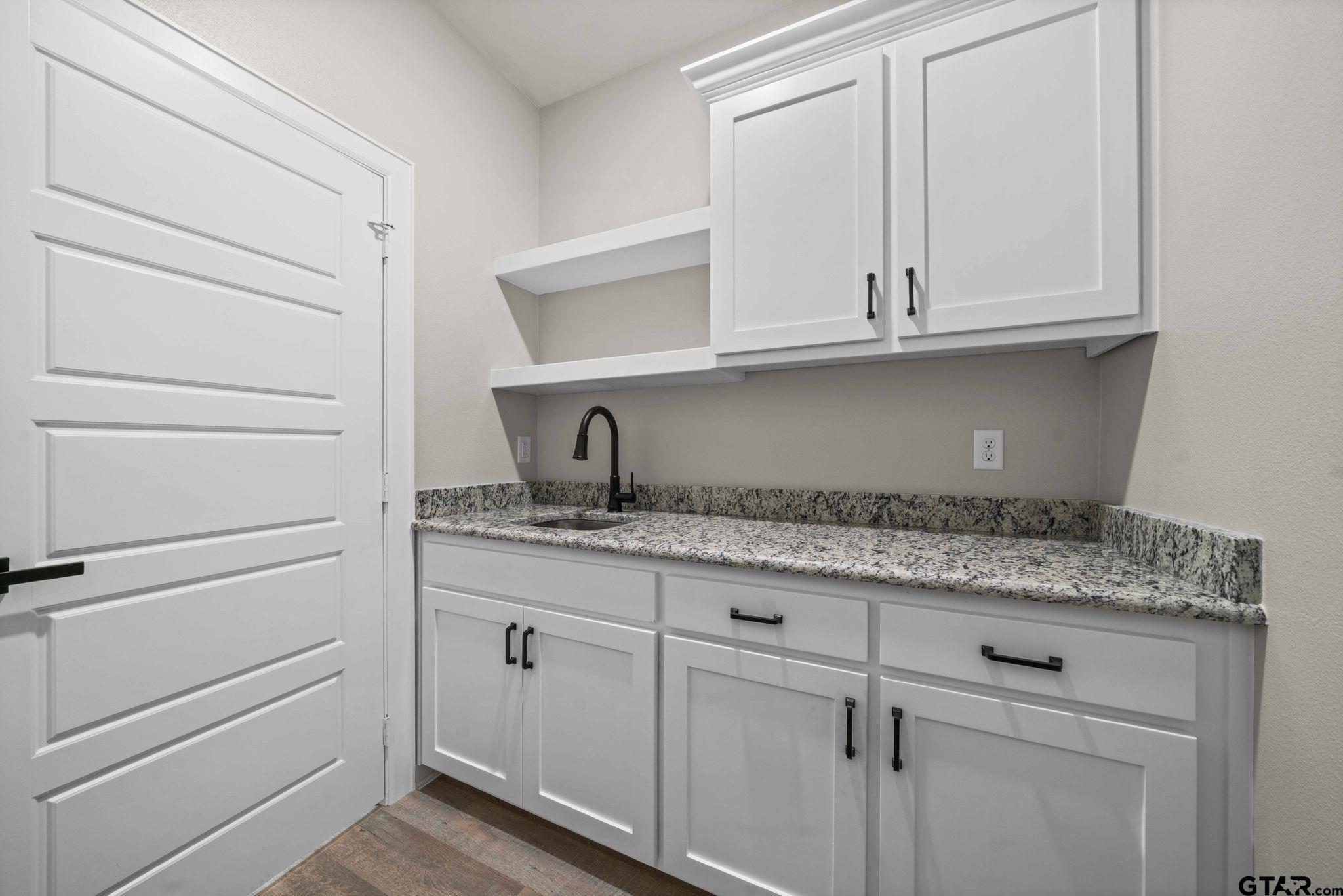 19324 Cedarpark Place Property Photo 11