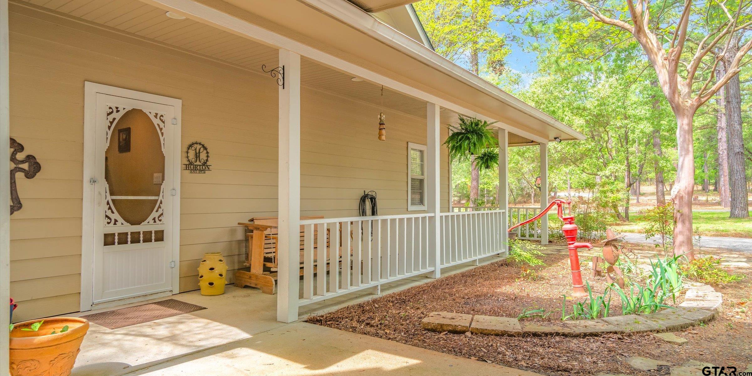 345 Winding Trail Property Photo 6