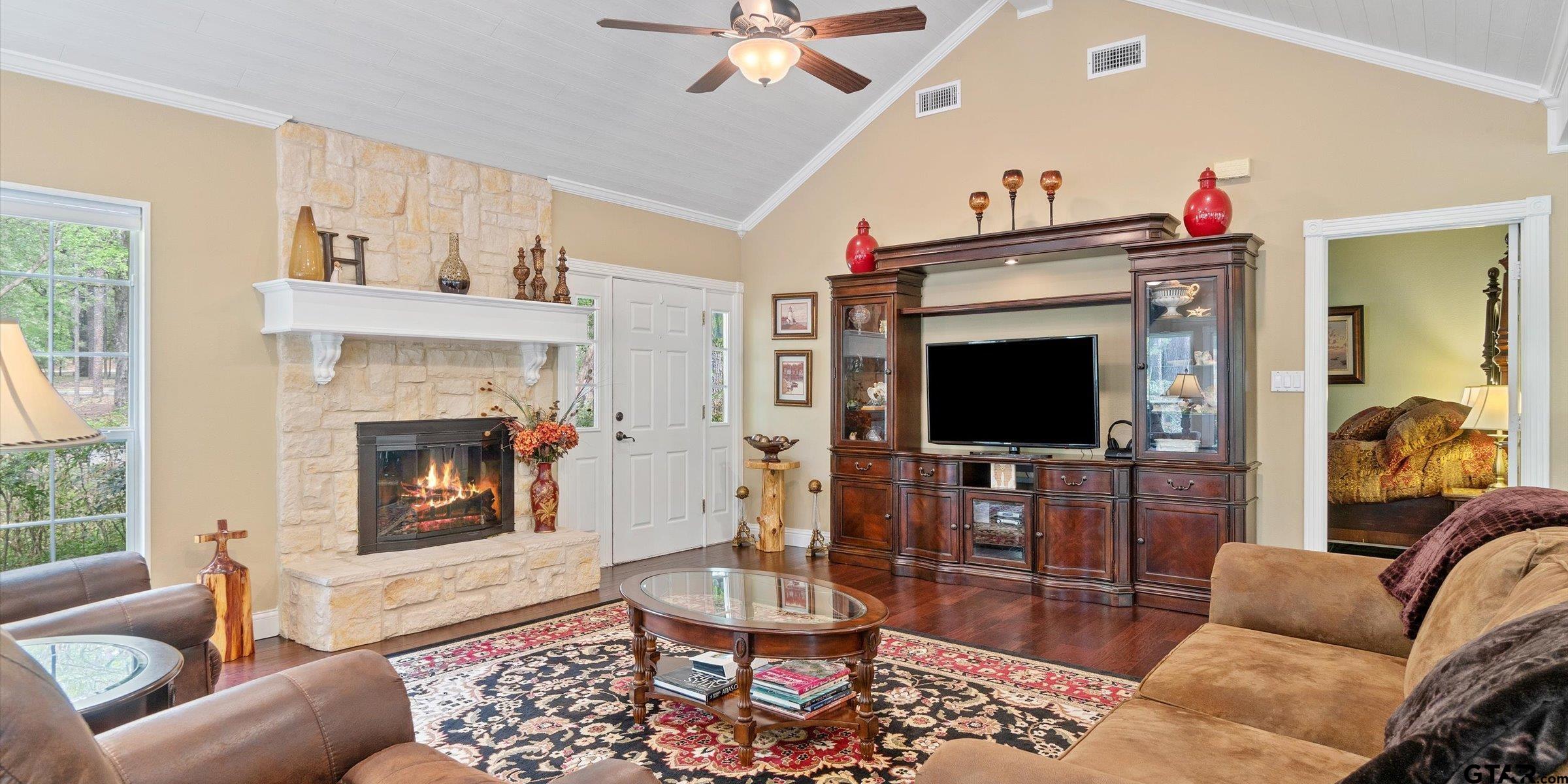 345 Winding Trail Property Photo 10