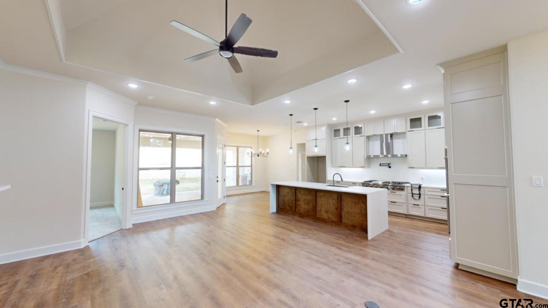 8016 Crooked Trail Property Photo 7