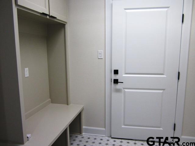 8016 Crooked Trail Property Photo 18