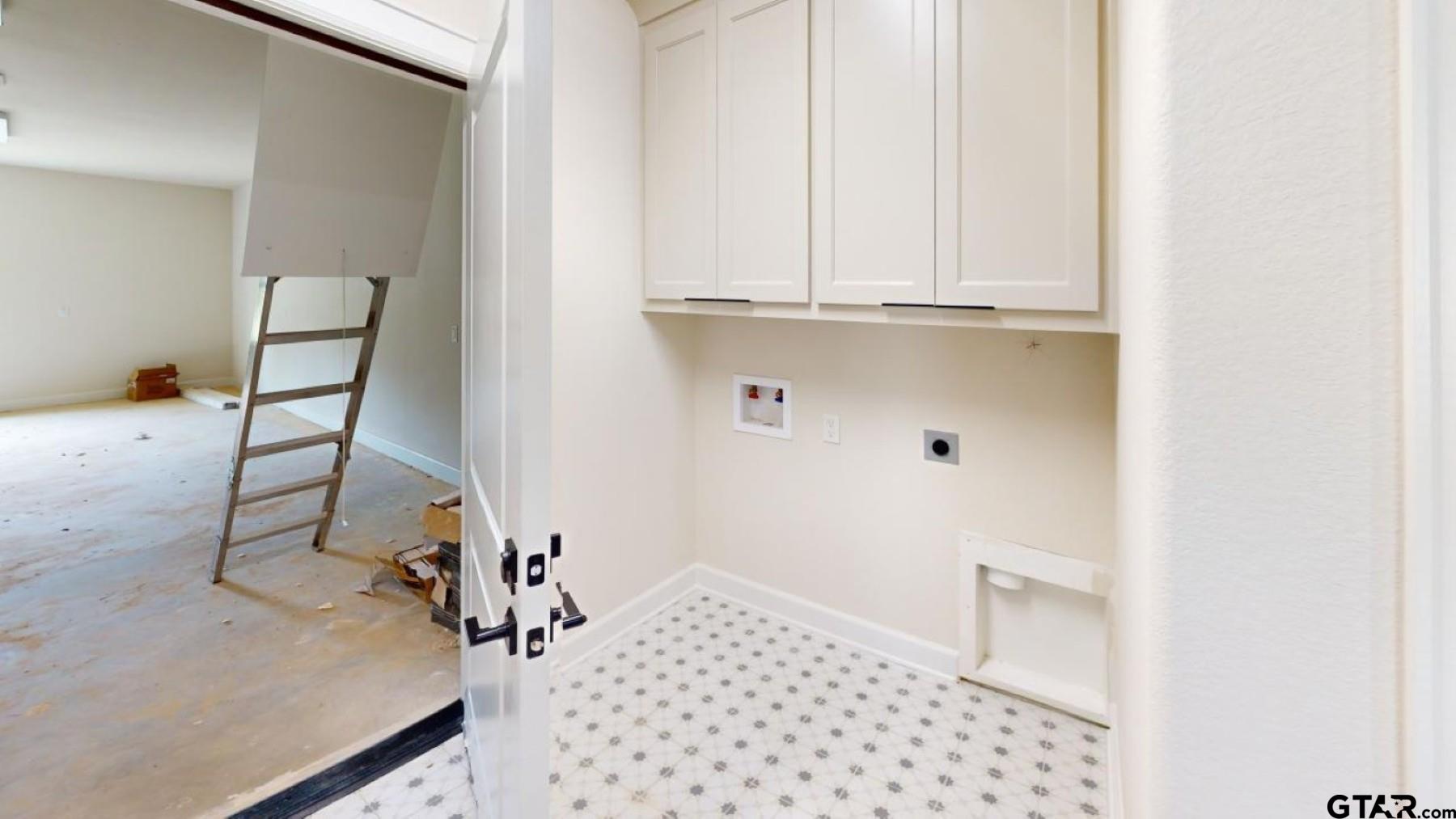 8016 Crooked Trail Property Photo 29