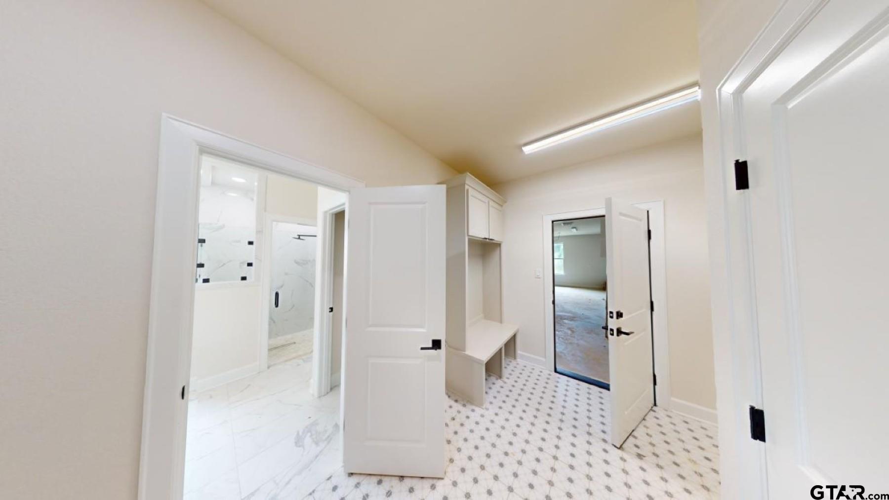 8016 Crooked Trail Property Photo 31