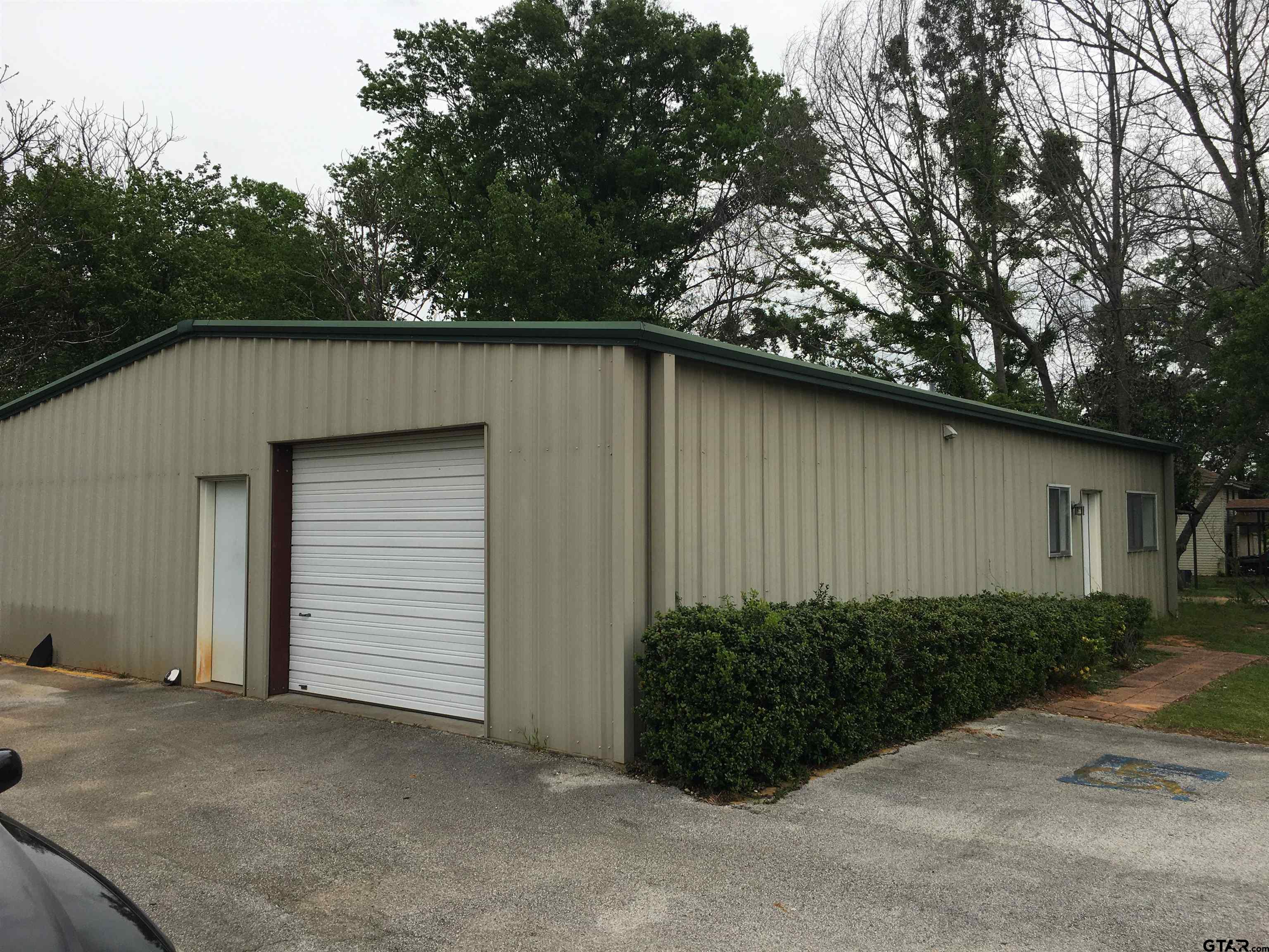 498 S Tyler Rd Property Photo