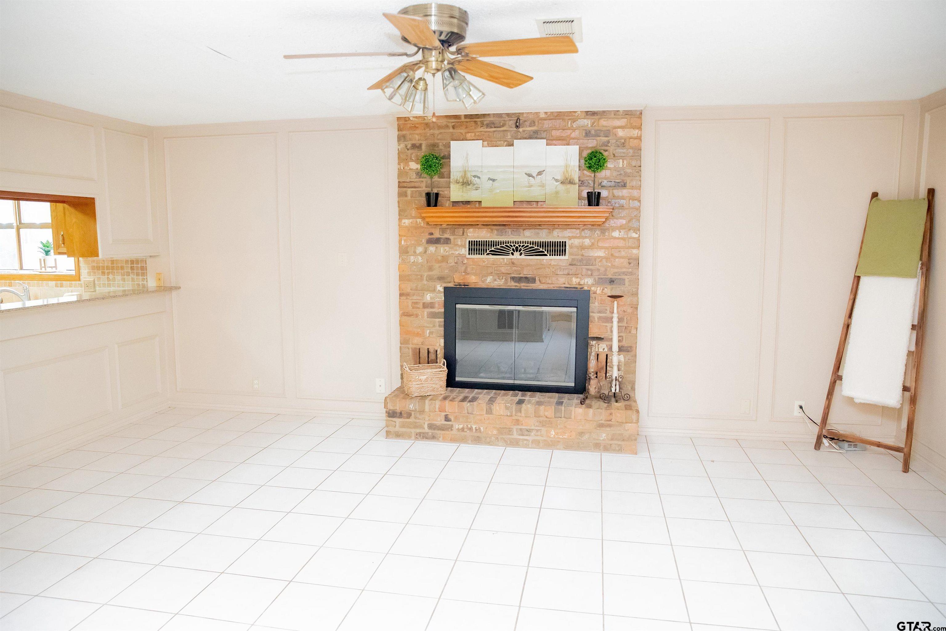 326 Lakeview Property Photo 10