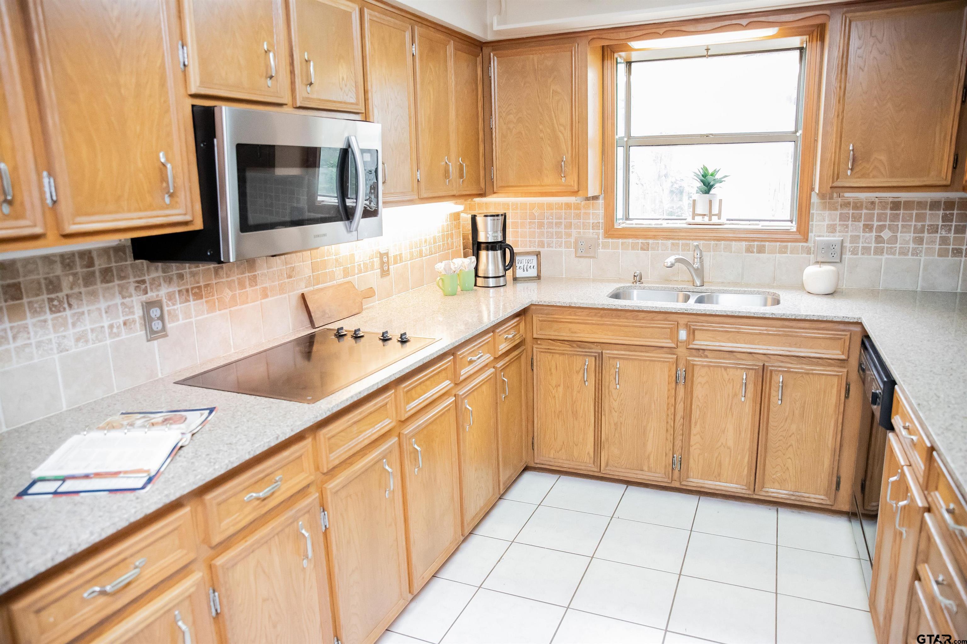 326 Lakeview Property Photo 12