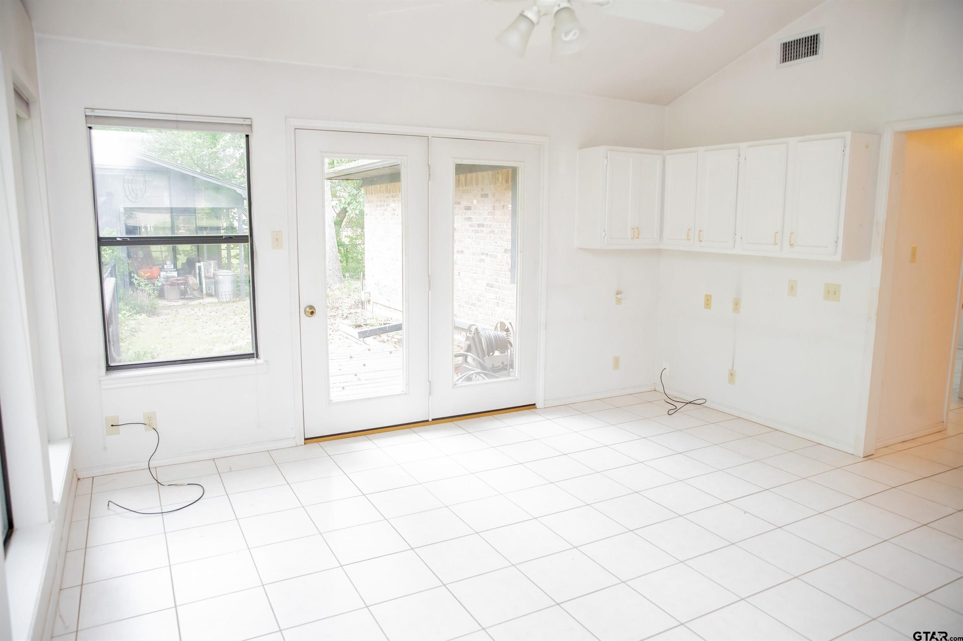 326 Lakeview Property Photo 21