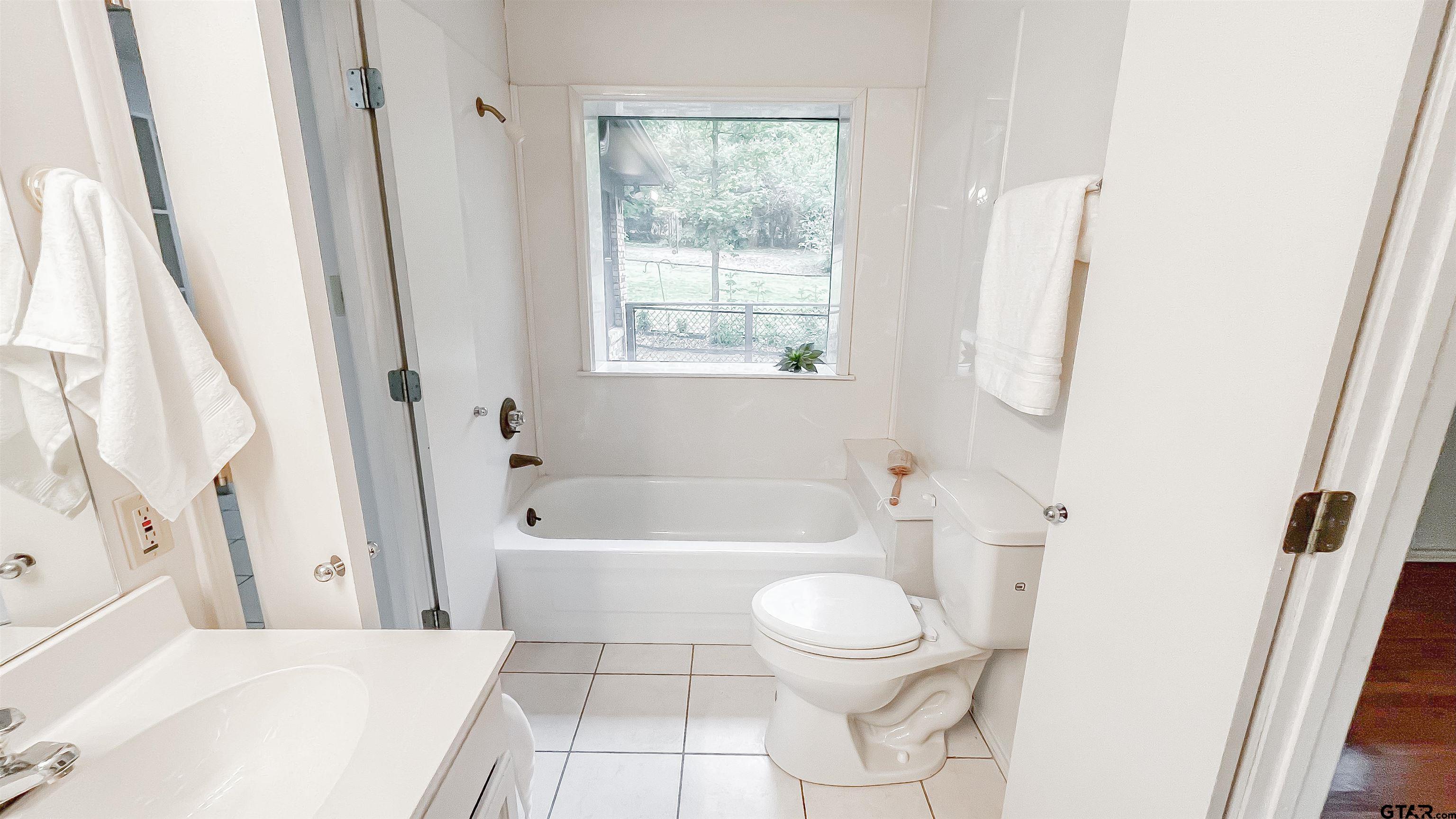 326 Lakeview Property Photo 33