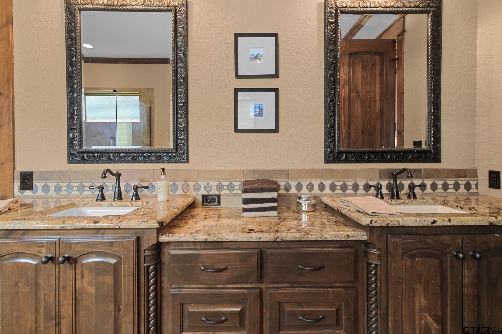 5546 Nathan Dr. Property Photo 23