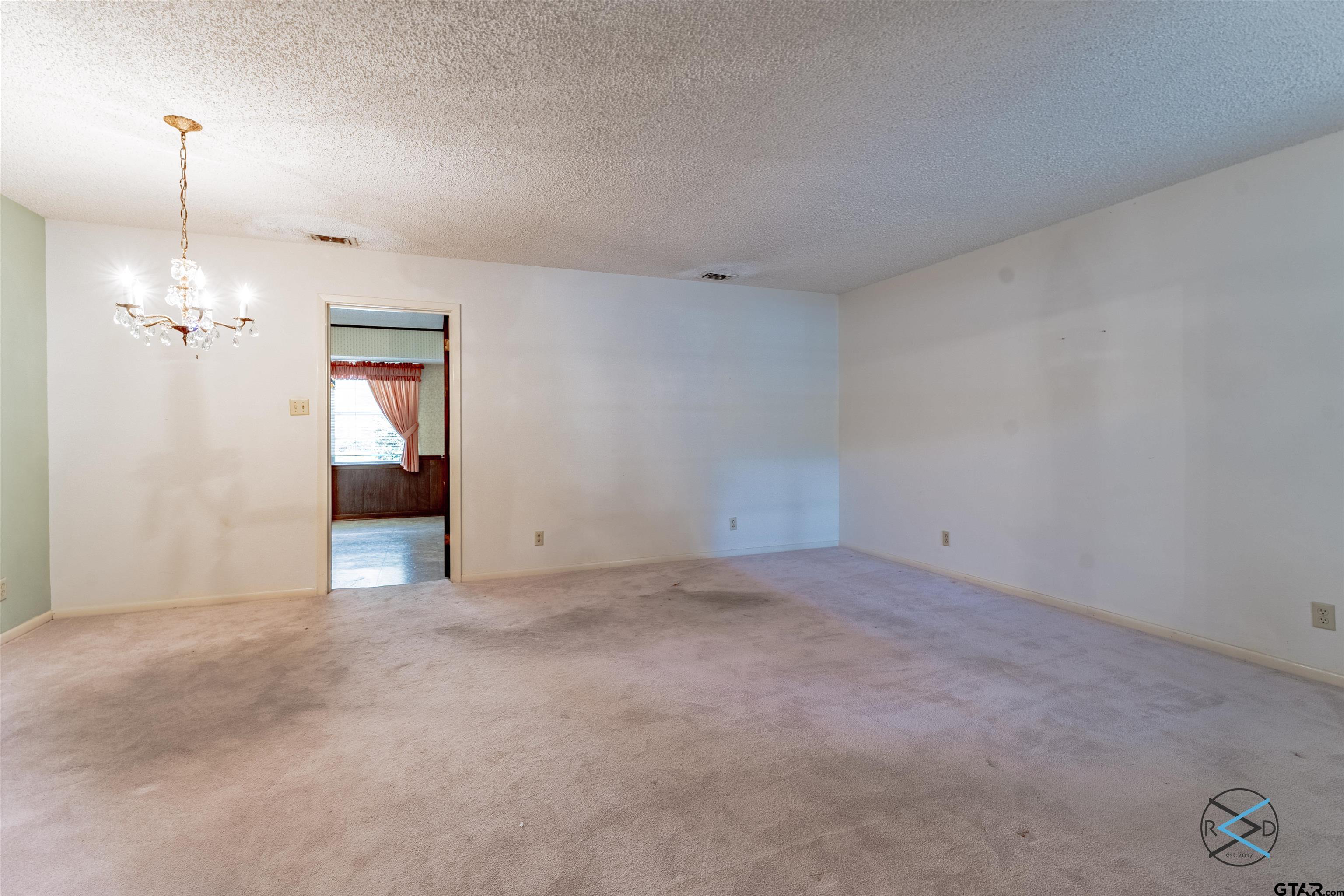 722 Belmont Property Photo 9