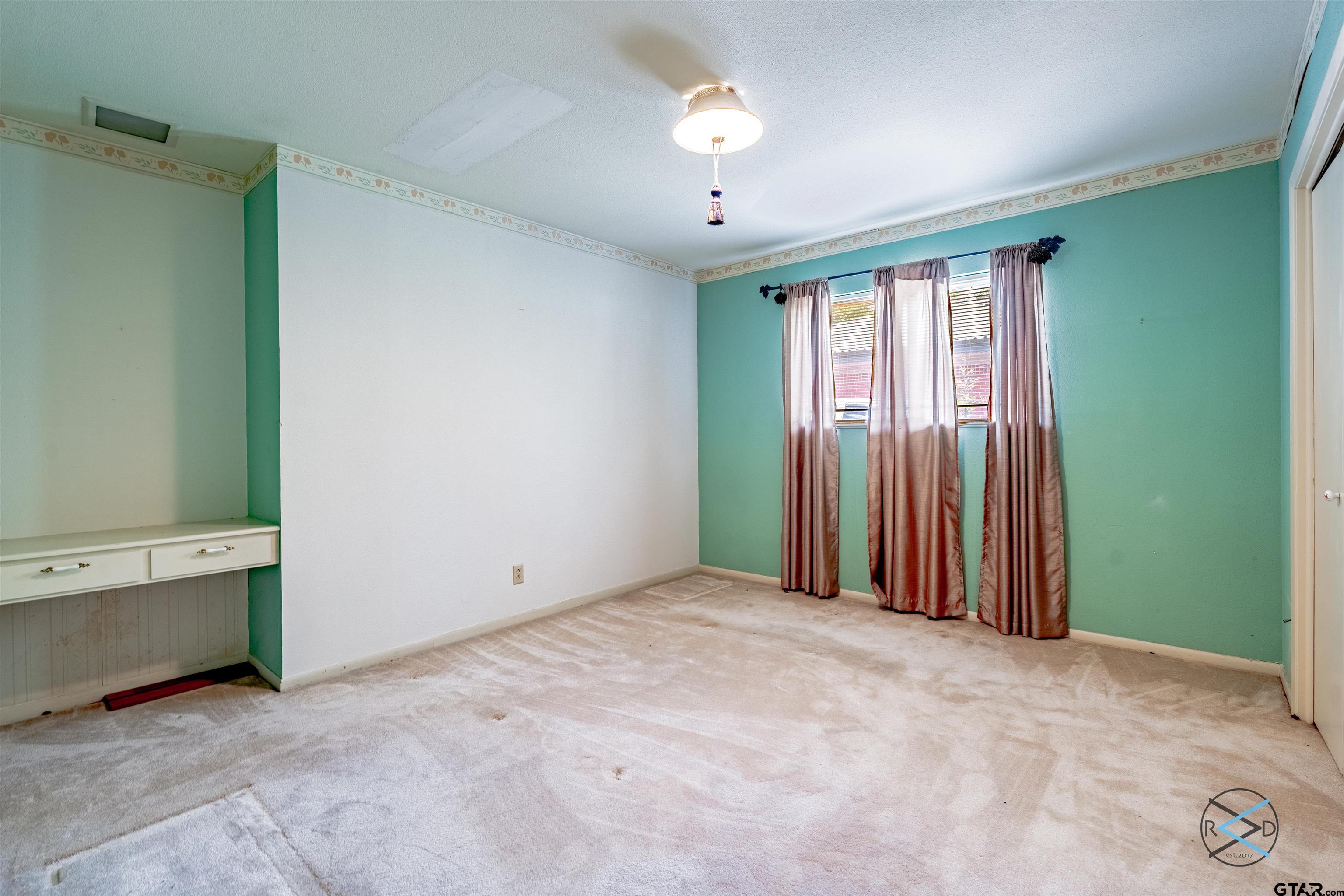 722 Belmont Property Photo 11