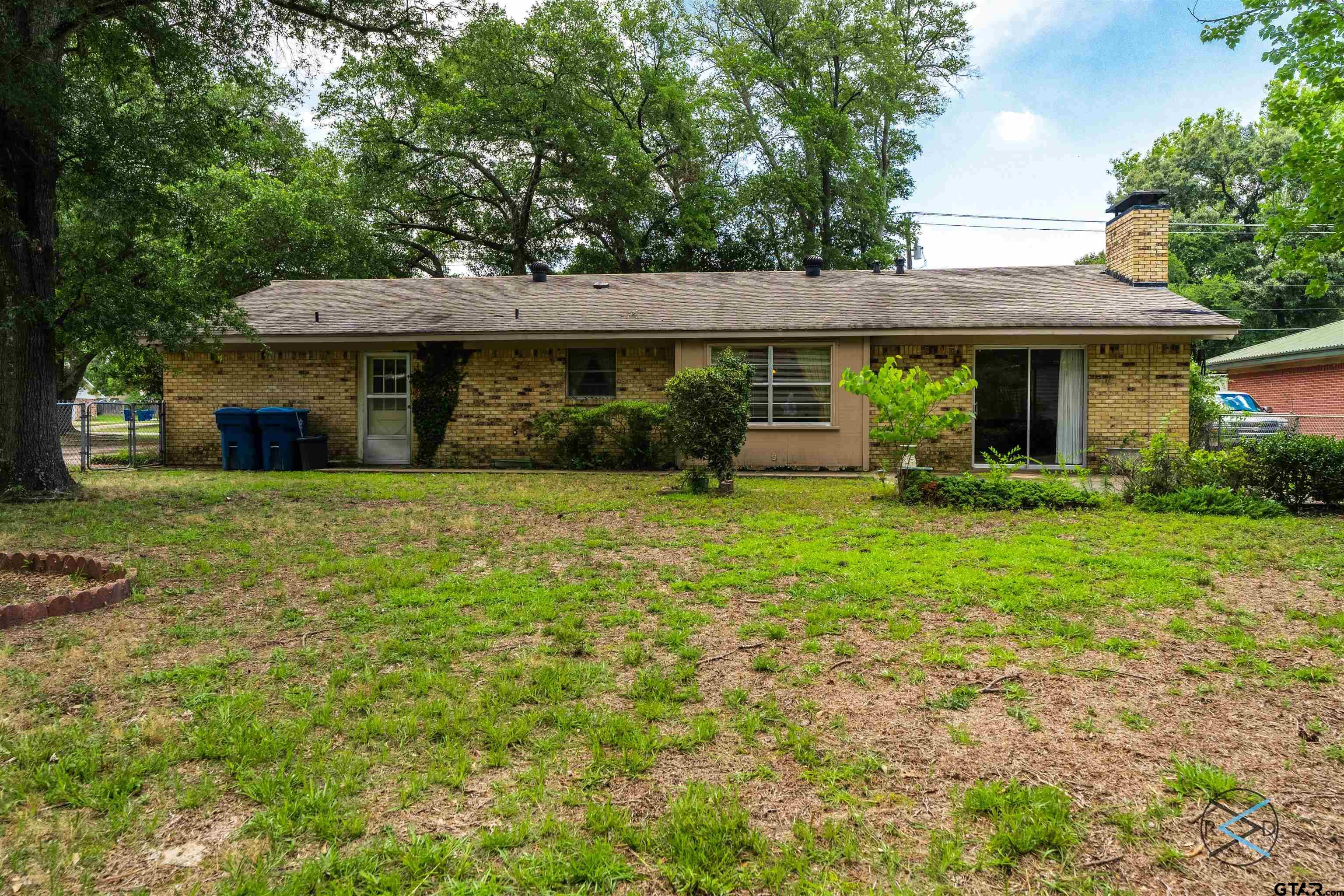 722 Belmont Property Photo 13