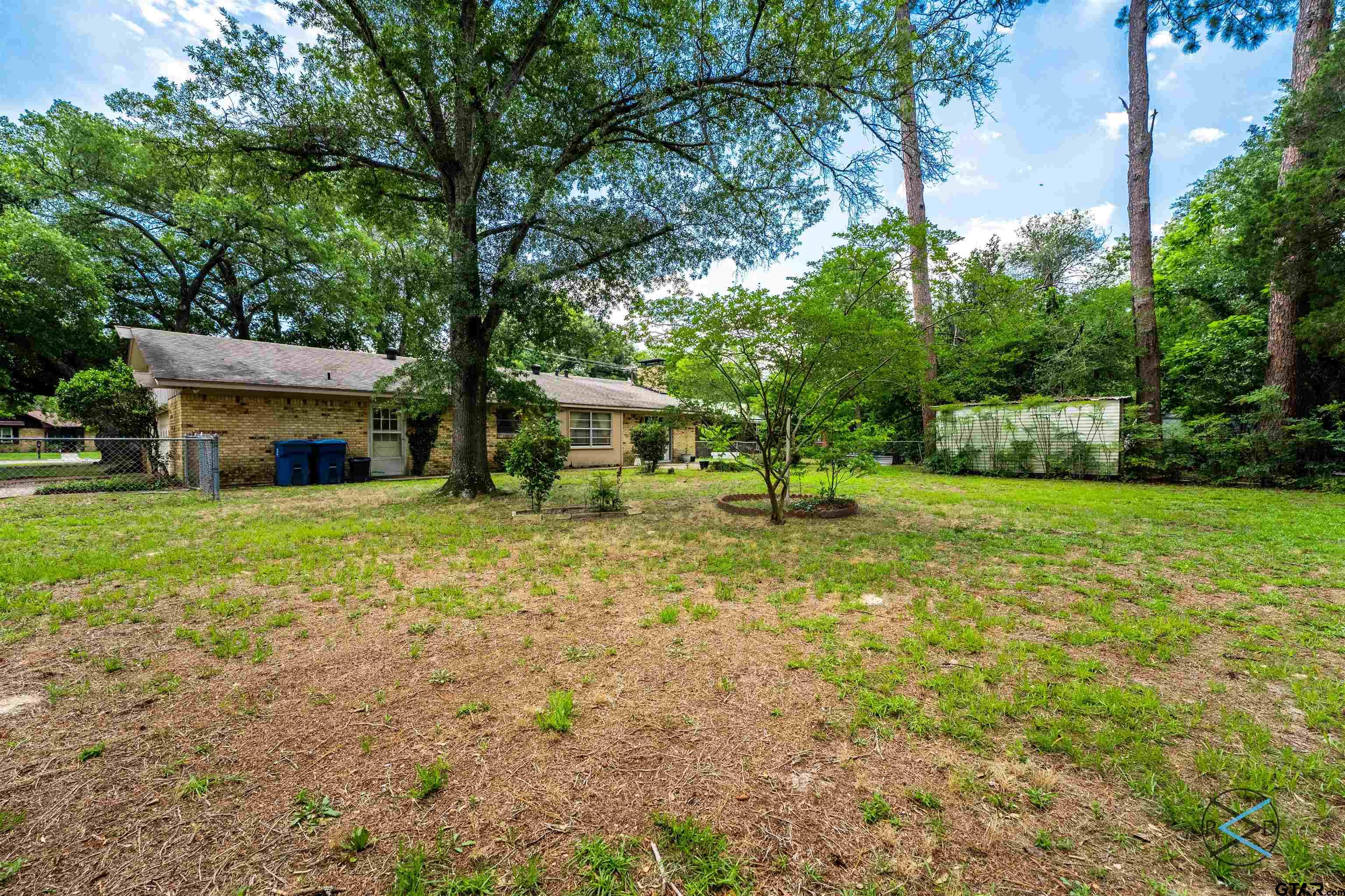 722 Belmont Property Photo 15