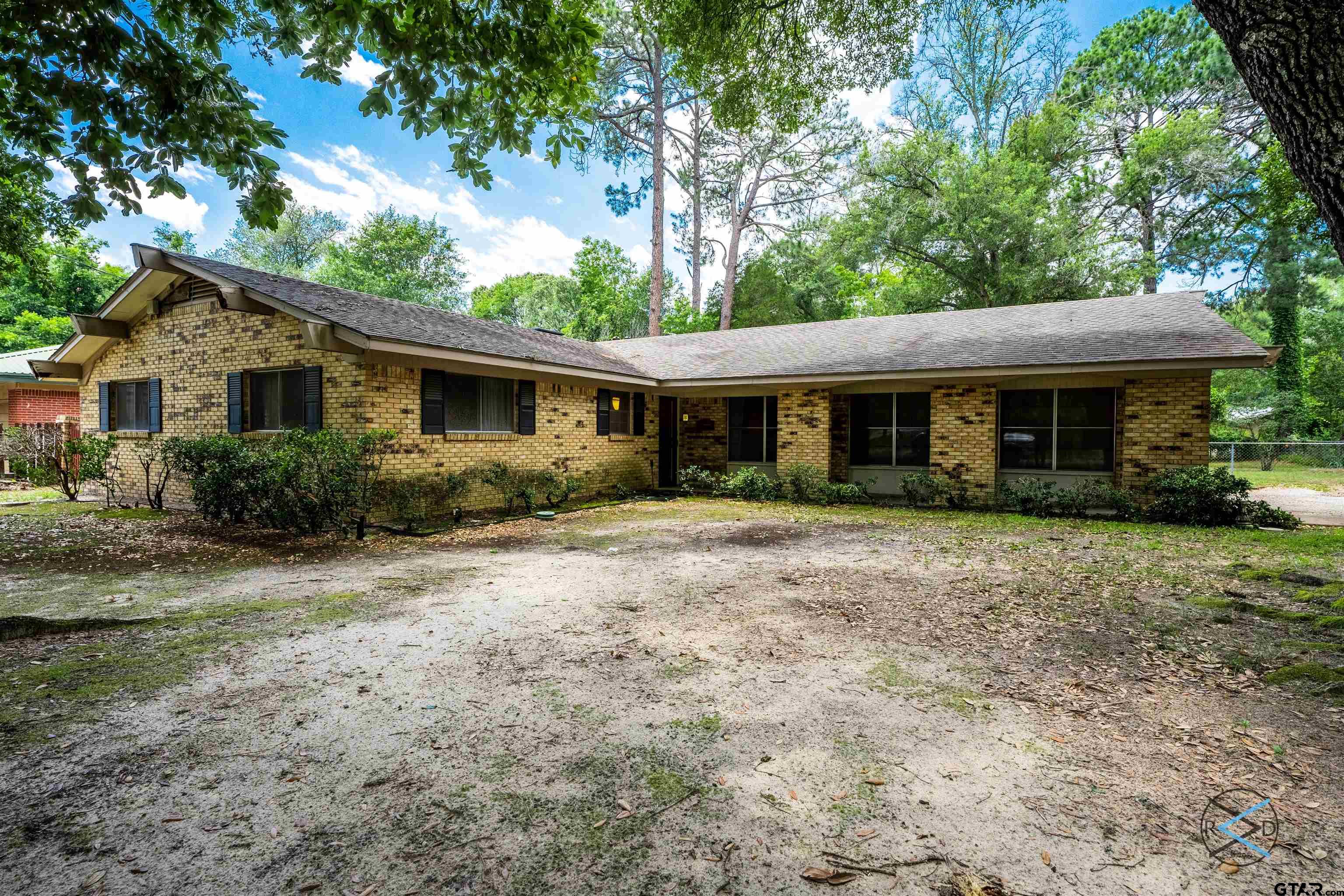 722 Belmont Property Photo 16