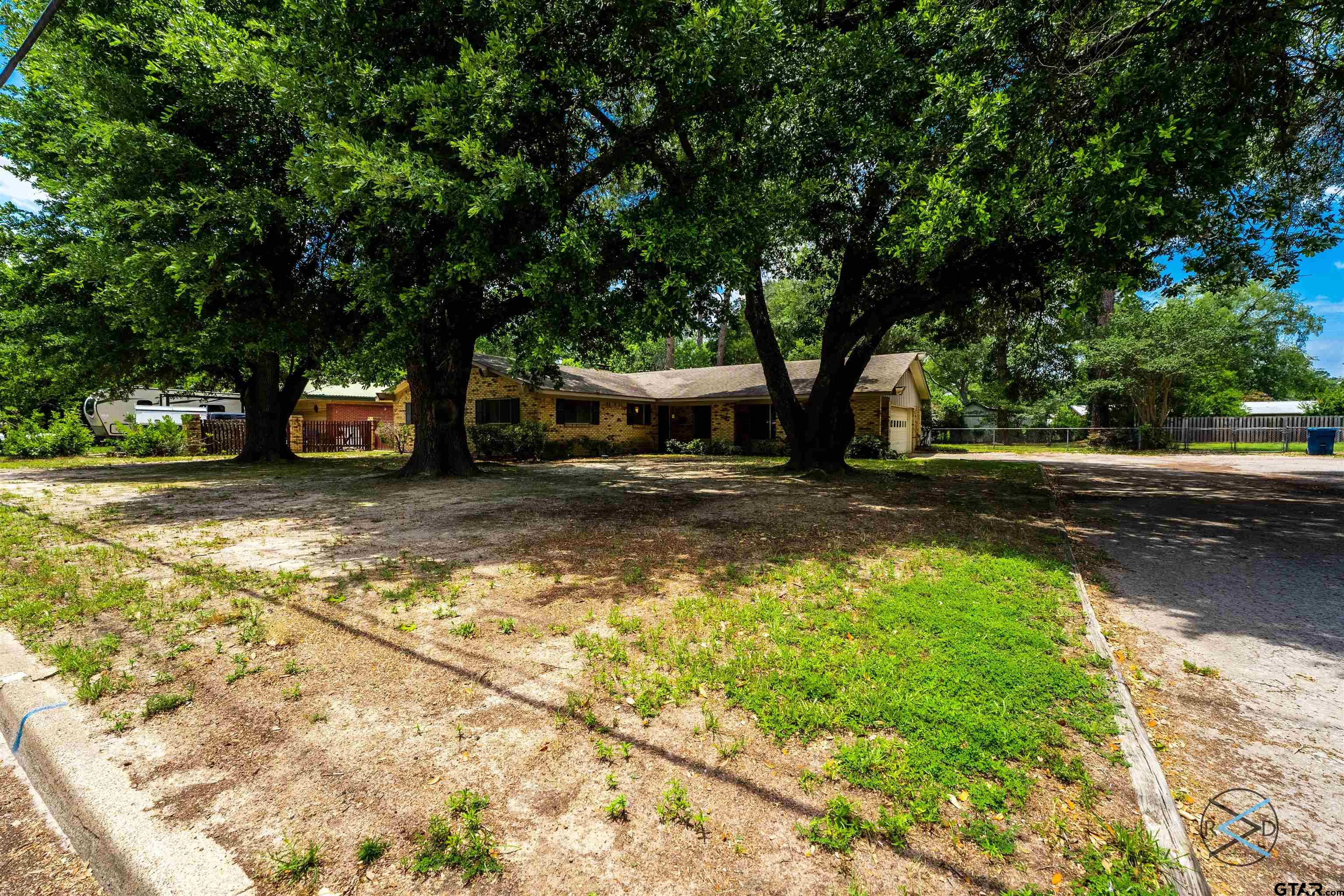 722 Belmont Property Photo 18