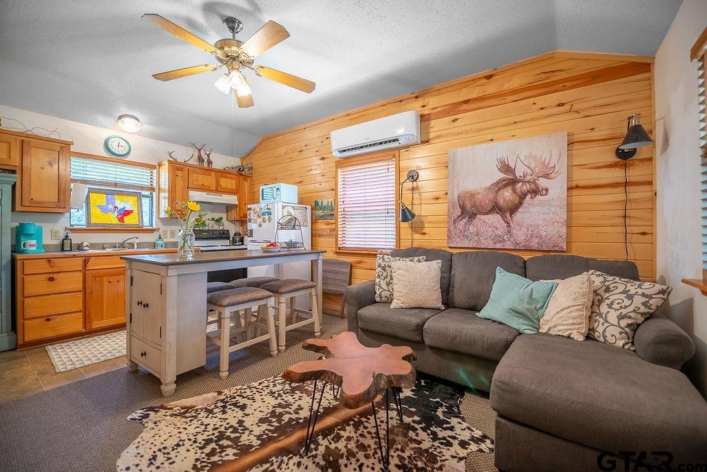 518 Cr 2378 Property Photo 3