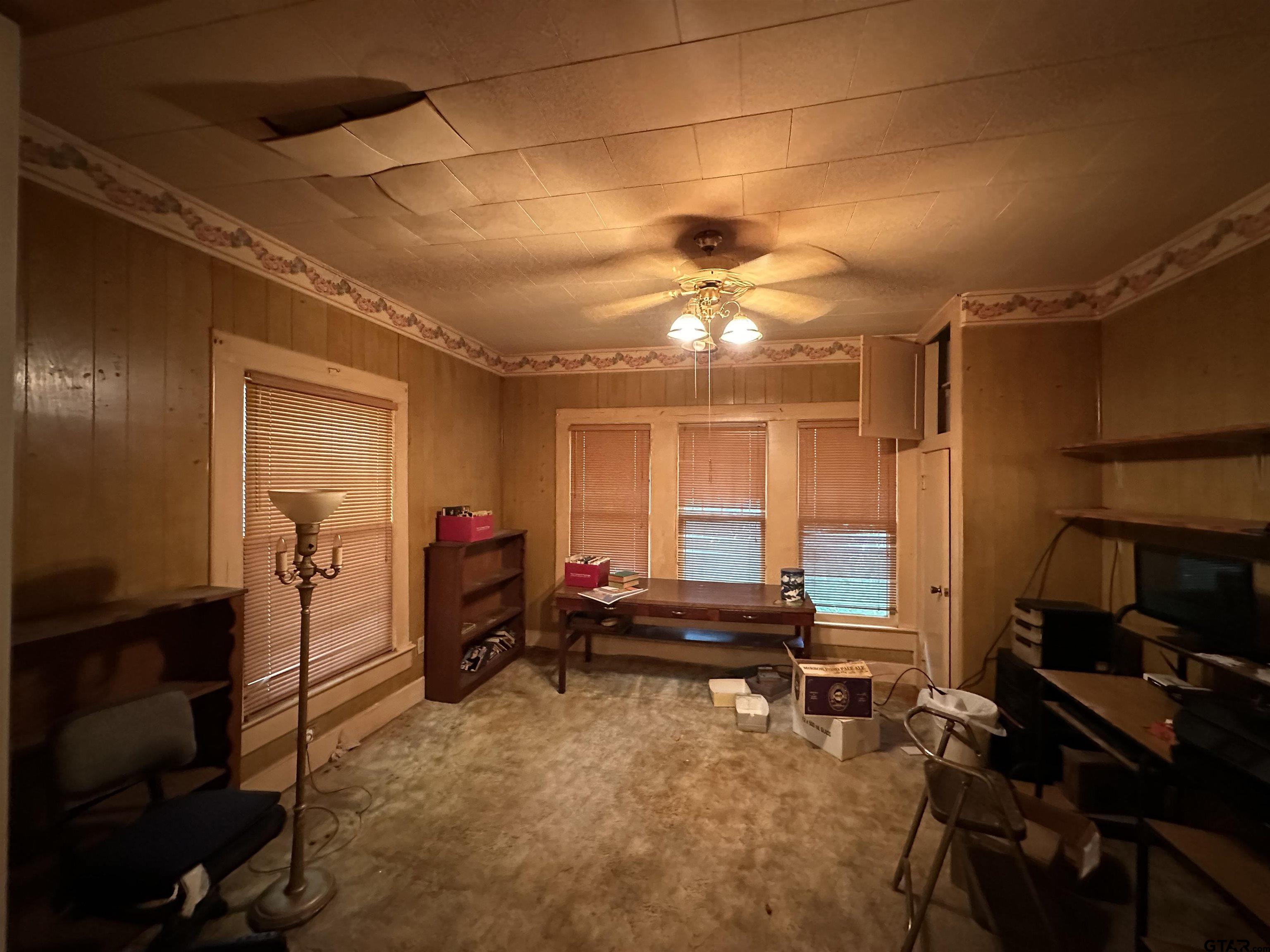 505 S Main Property Photo 2
