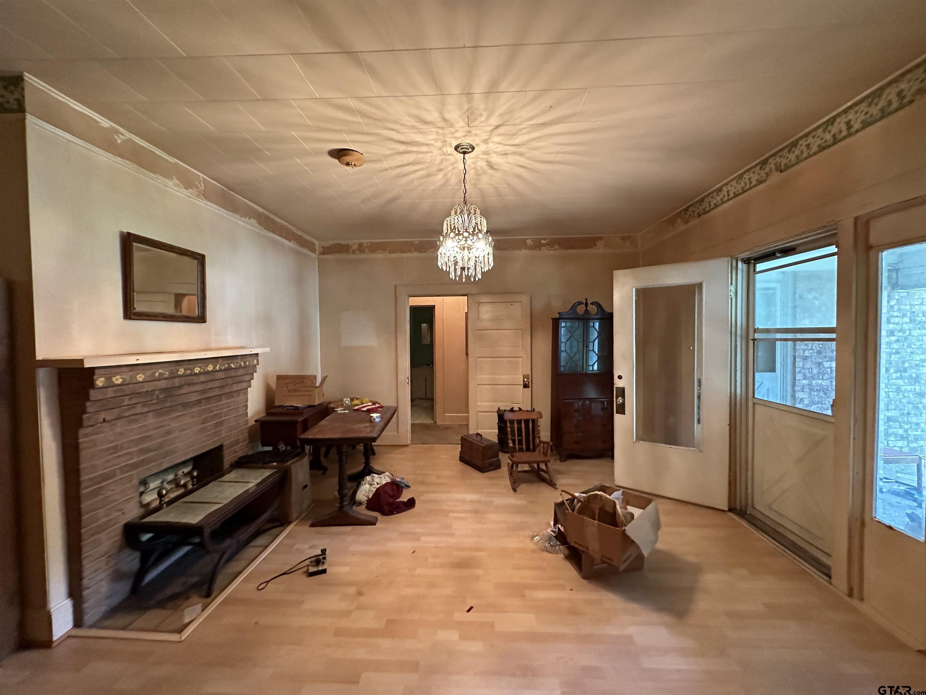 505 S Main Property Photo 3