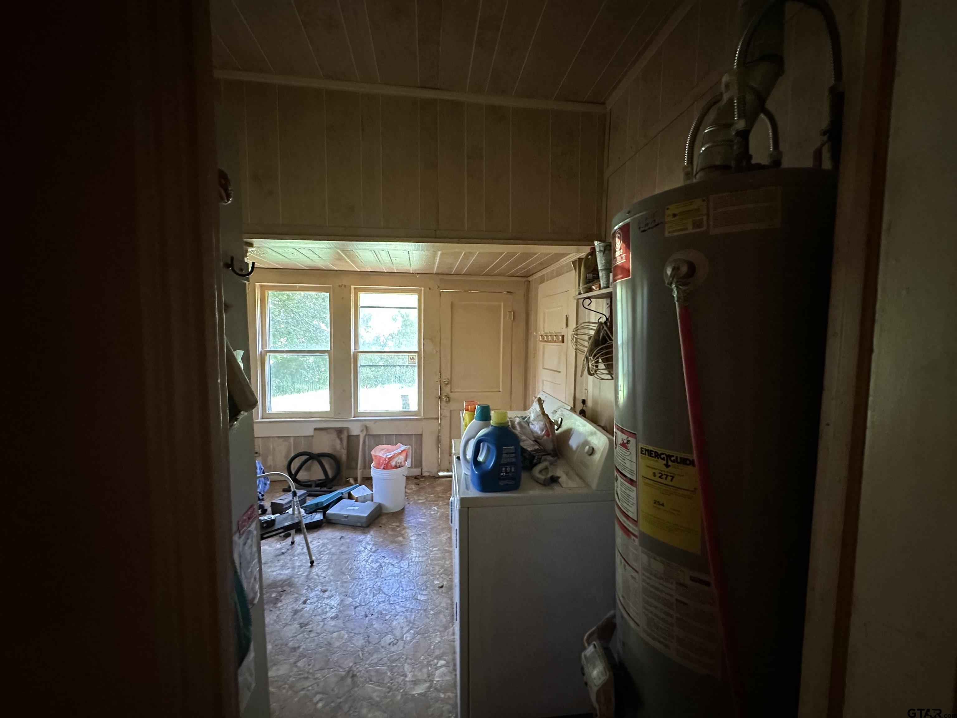 505 S Main Property Photo 5