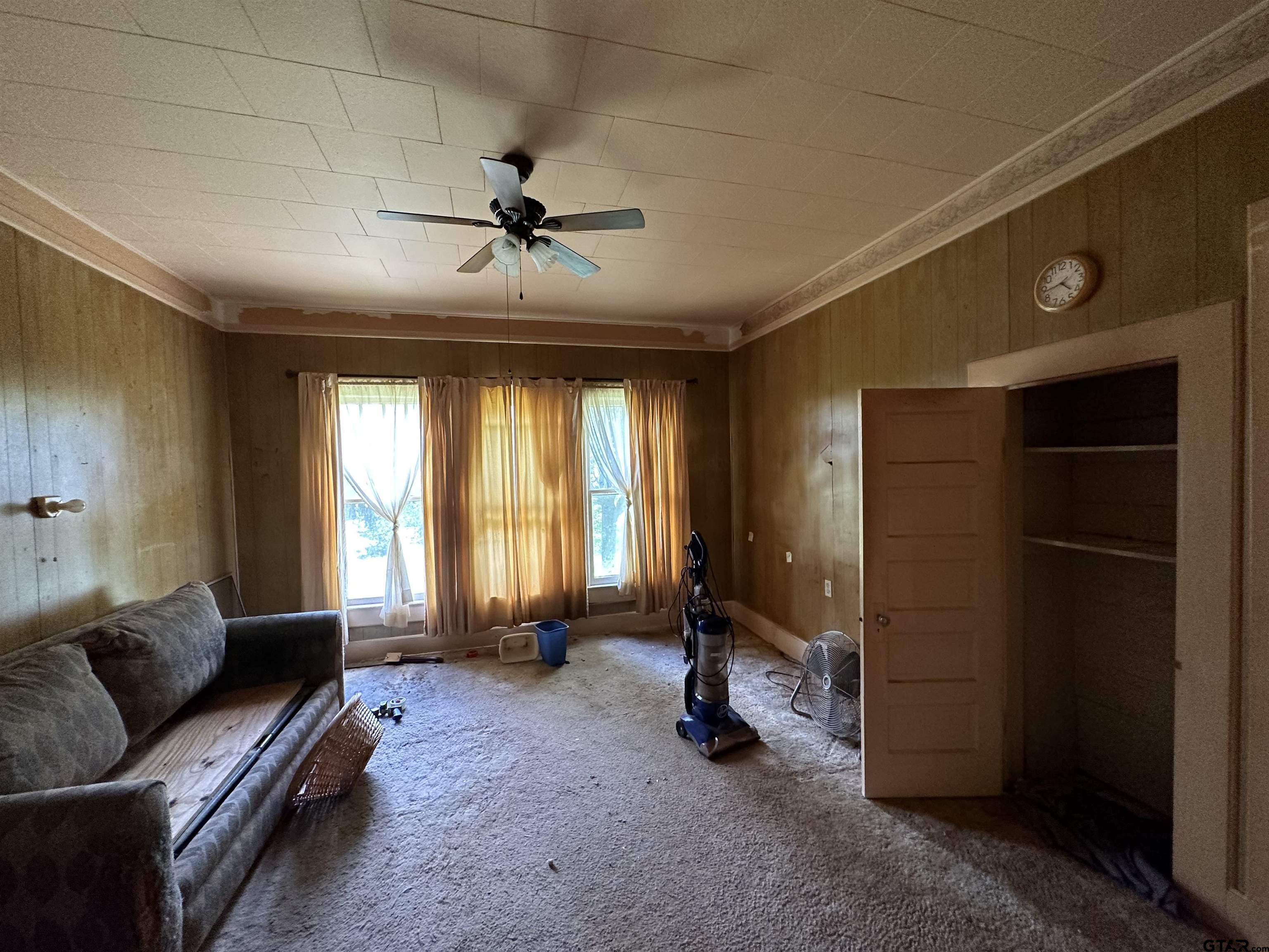 505 S Main Property Photo 8