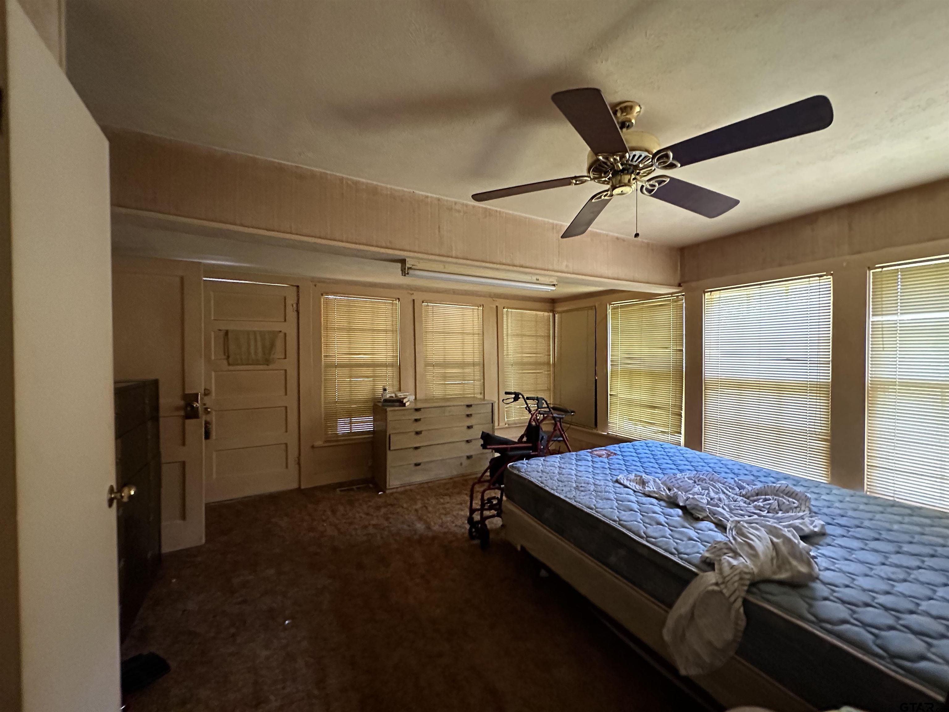 505 S Main Property Photo 12