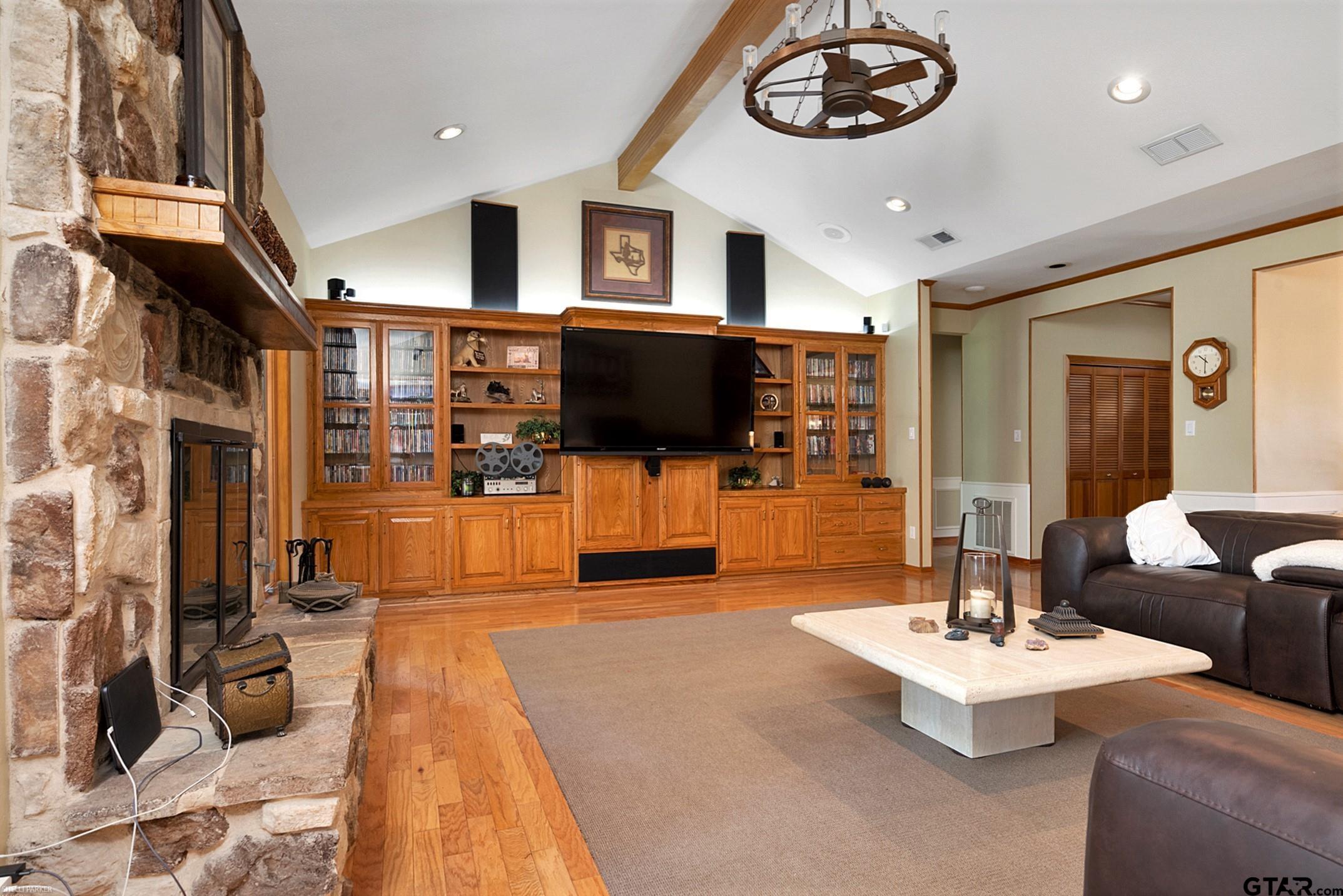 2391 Lakefront Shores Property Photo 8