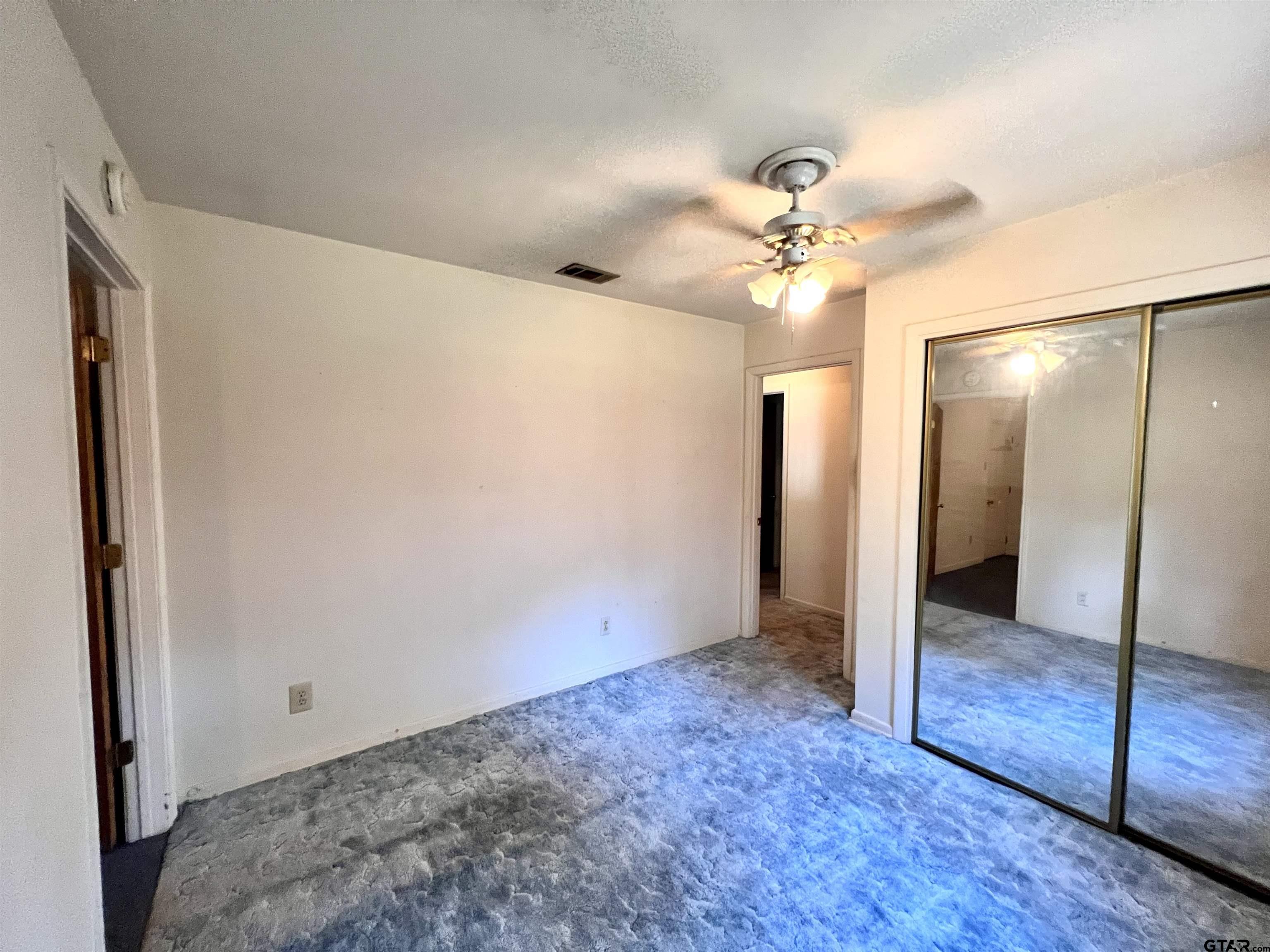 2505 Redbud St Property Photo 6