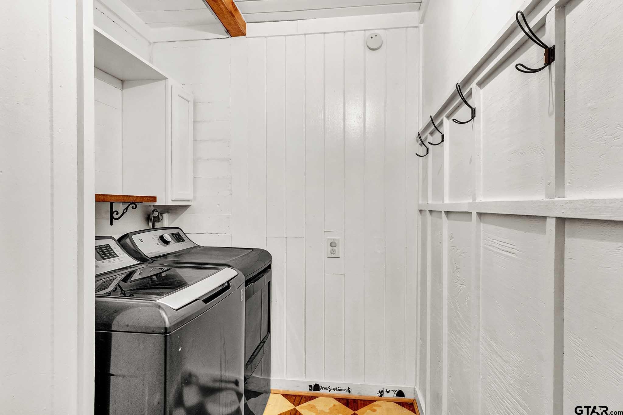 6873 Hydrangea Road Property Photo 9