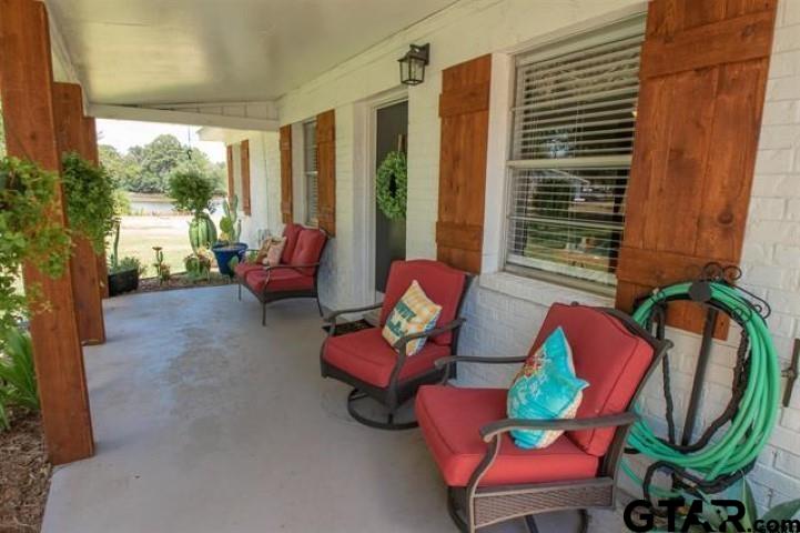 2328 Royal Dr East Property Photo 3