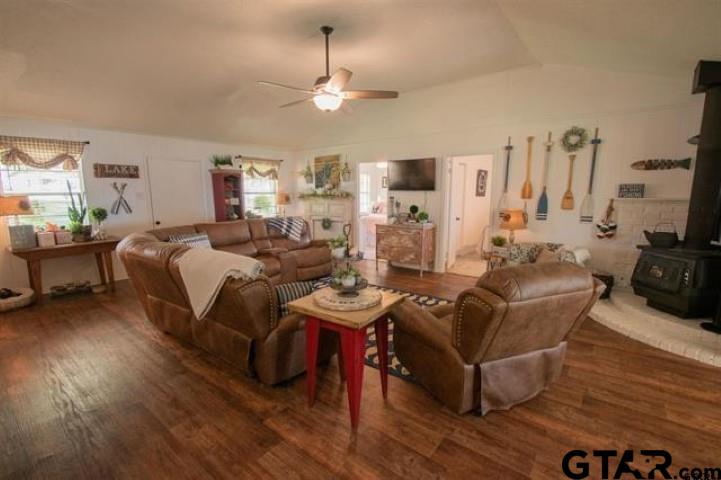 2328 Royal Dr East Property Photo 27