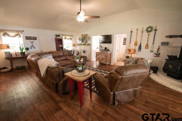 2328 Royal Dr East Property Photo 30