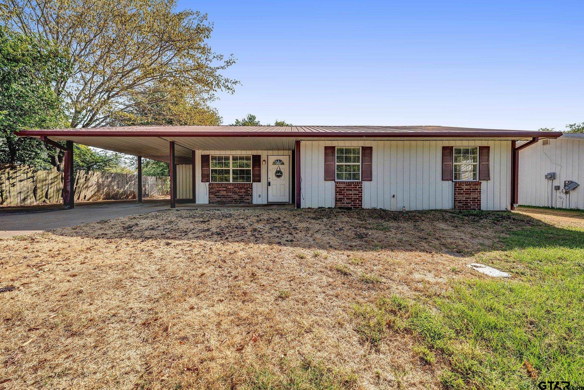 403 Sanders Street Property Photo 2