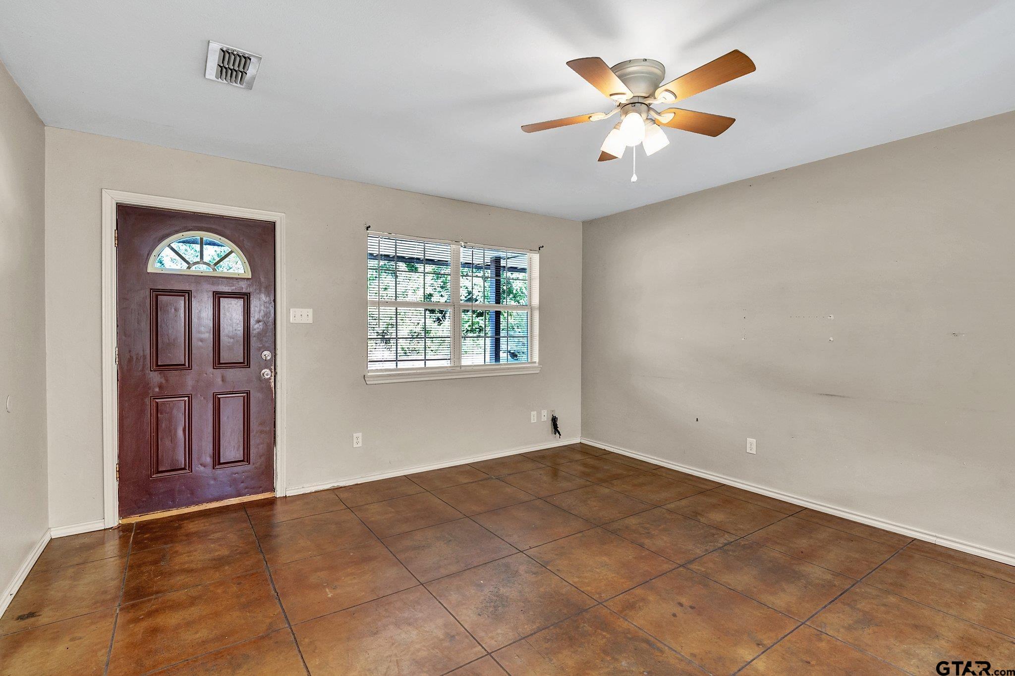 403 Sanders Street Property Photo 4